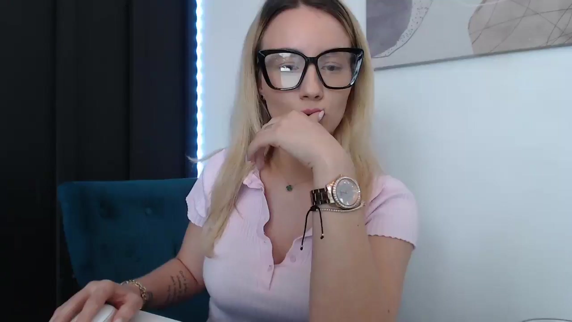 Gallery image thumbnail from Anna_E's myfreecams stream on, 10/16/2025, 10:09 image 20 of 20