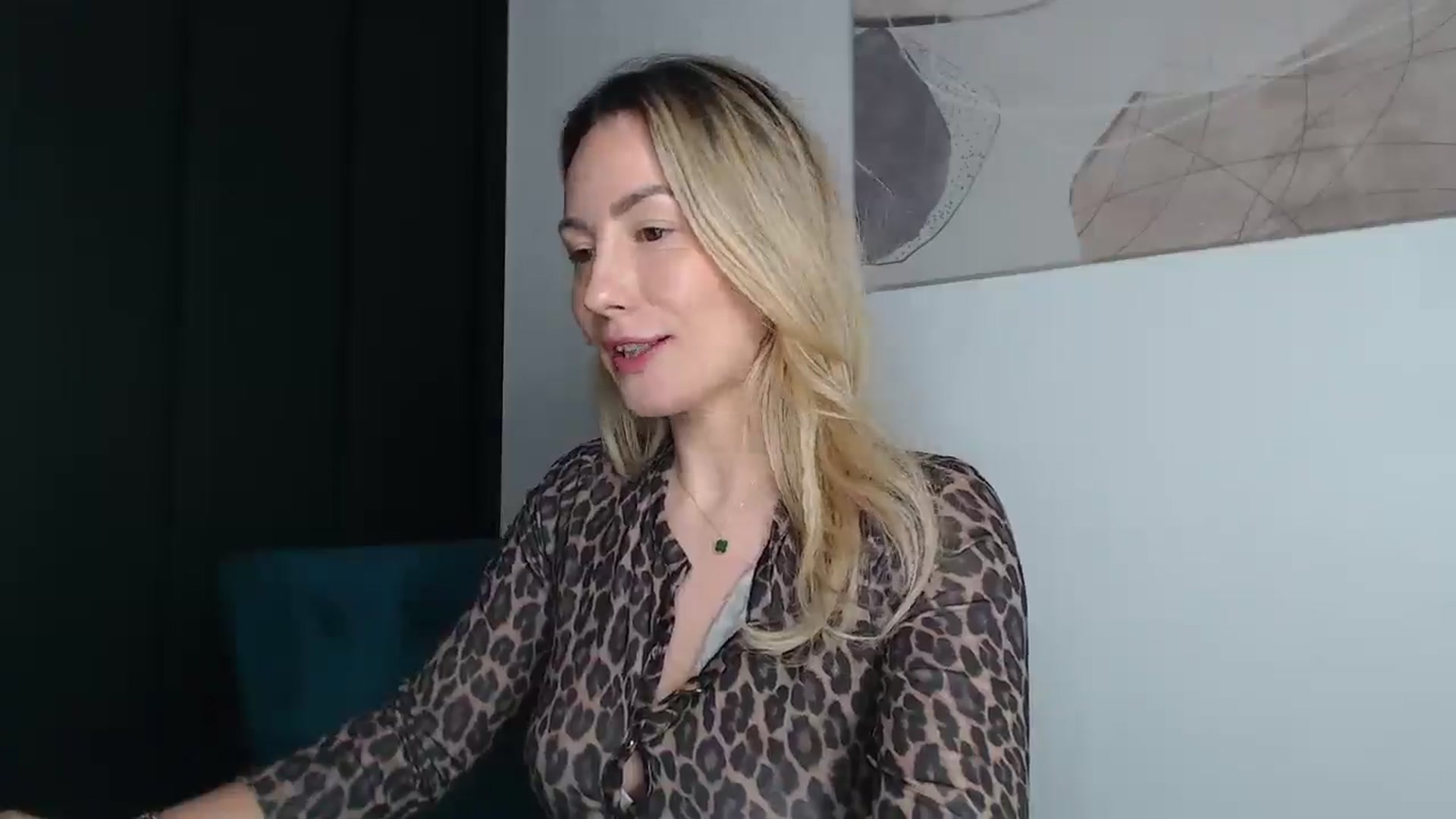 Gallery image thumbnail from Anna_E's myfreecams stream on, 10/21/2025, 21:50 image 4 of 20