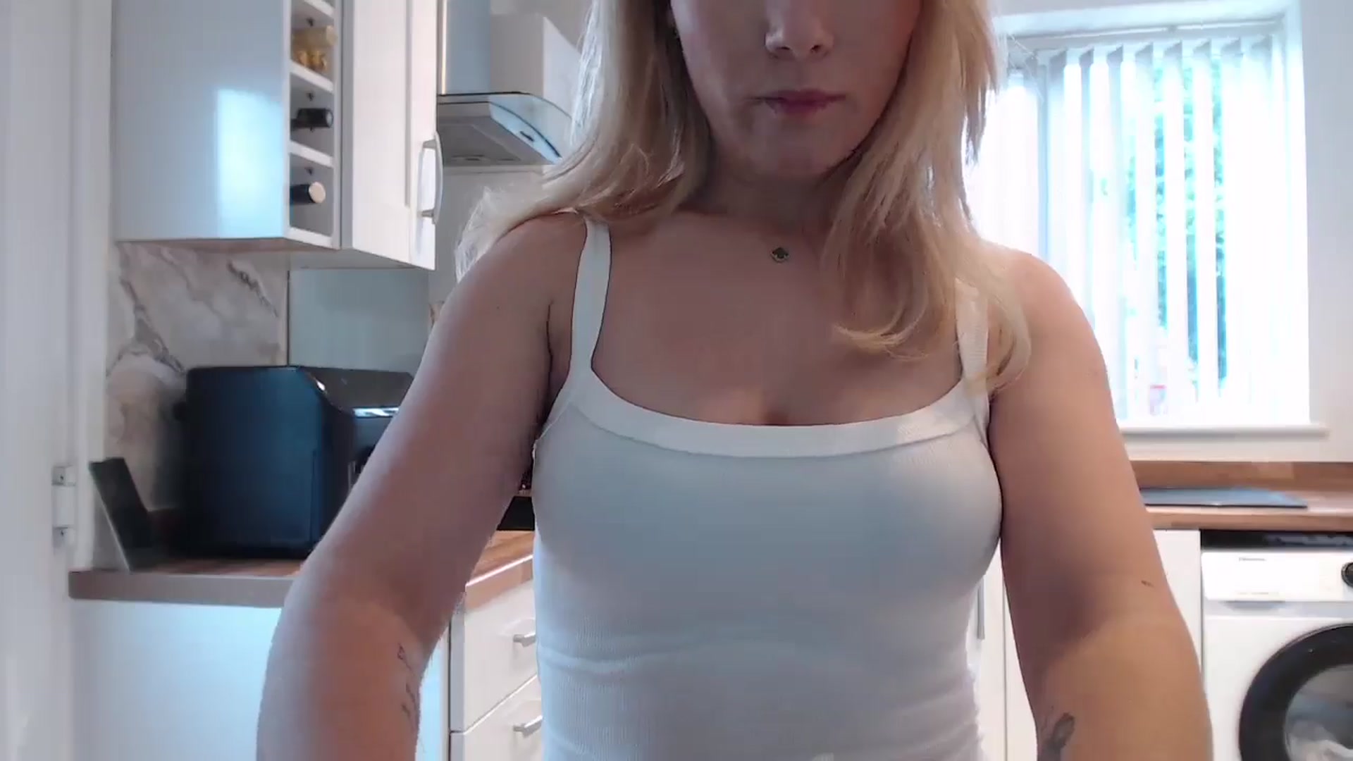 Gallery image thumbnail from Anna_E's myfreecams stream on, 10/23/2025, 09:18 image 4 of 20