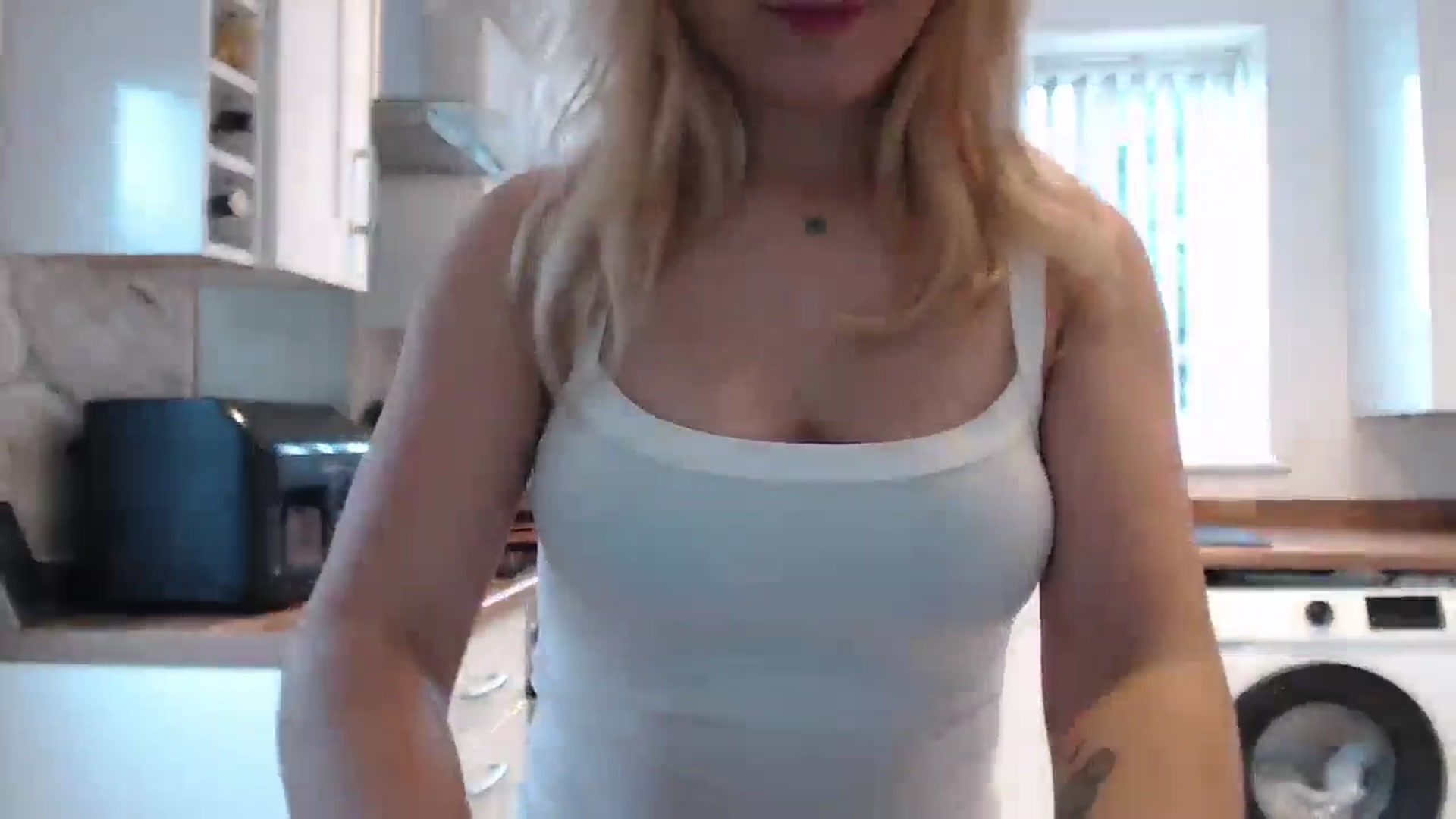 Gallery image thumbnail from Anna_E's myfreecams stream on, 10/23/2025, 09:18 image 13 of 20