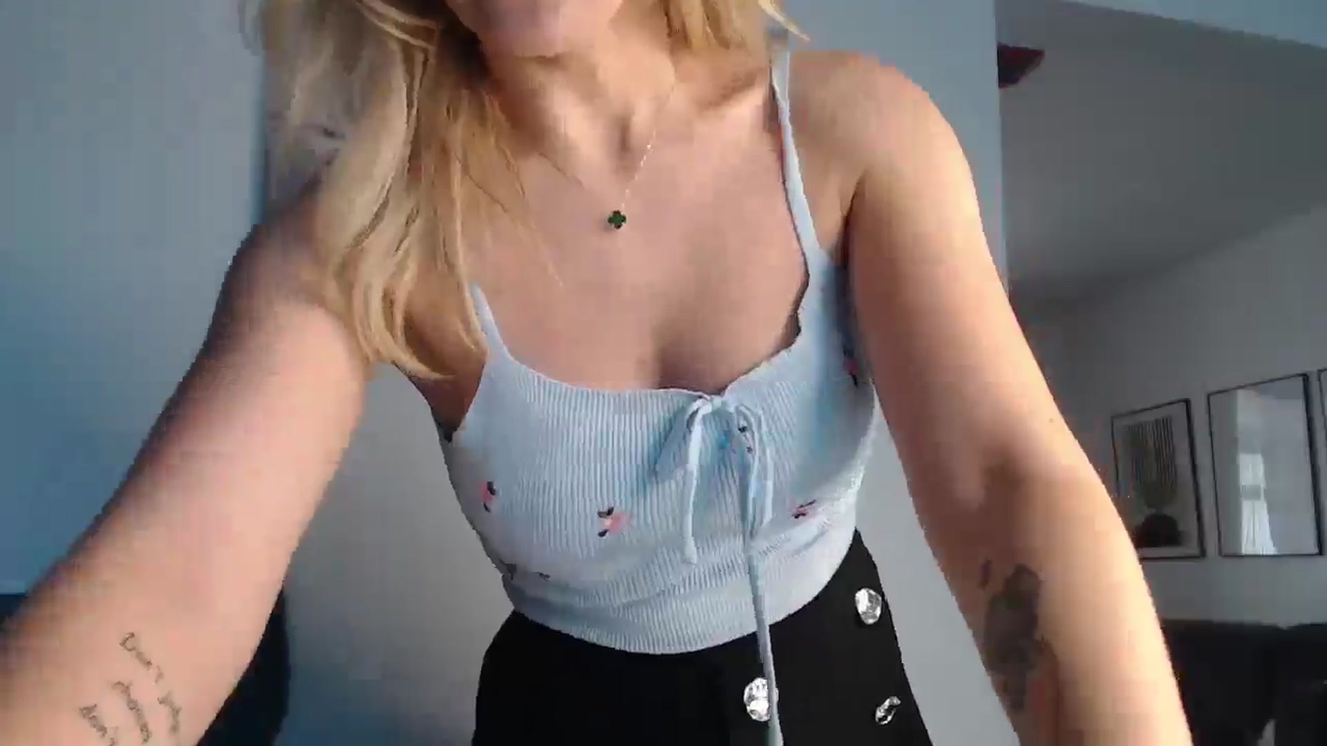Gallery image thumbnail from Anna_E's myfreecams stream on, 10/25/2025, 13:18 image 18 of 20