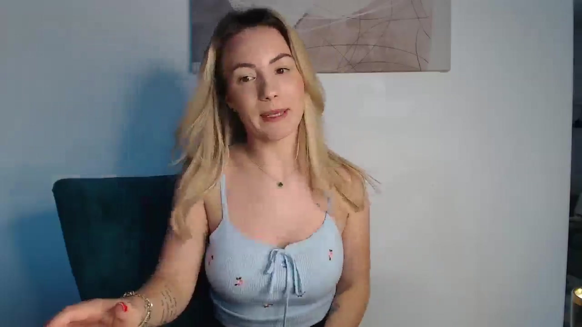 Gallery image thumbnail from Anna_E's myfreecams stream on, 10/25/2025, 13:18 image 6 of 20