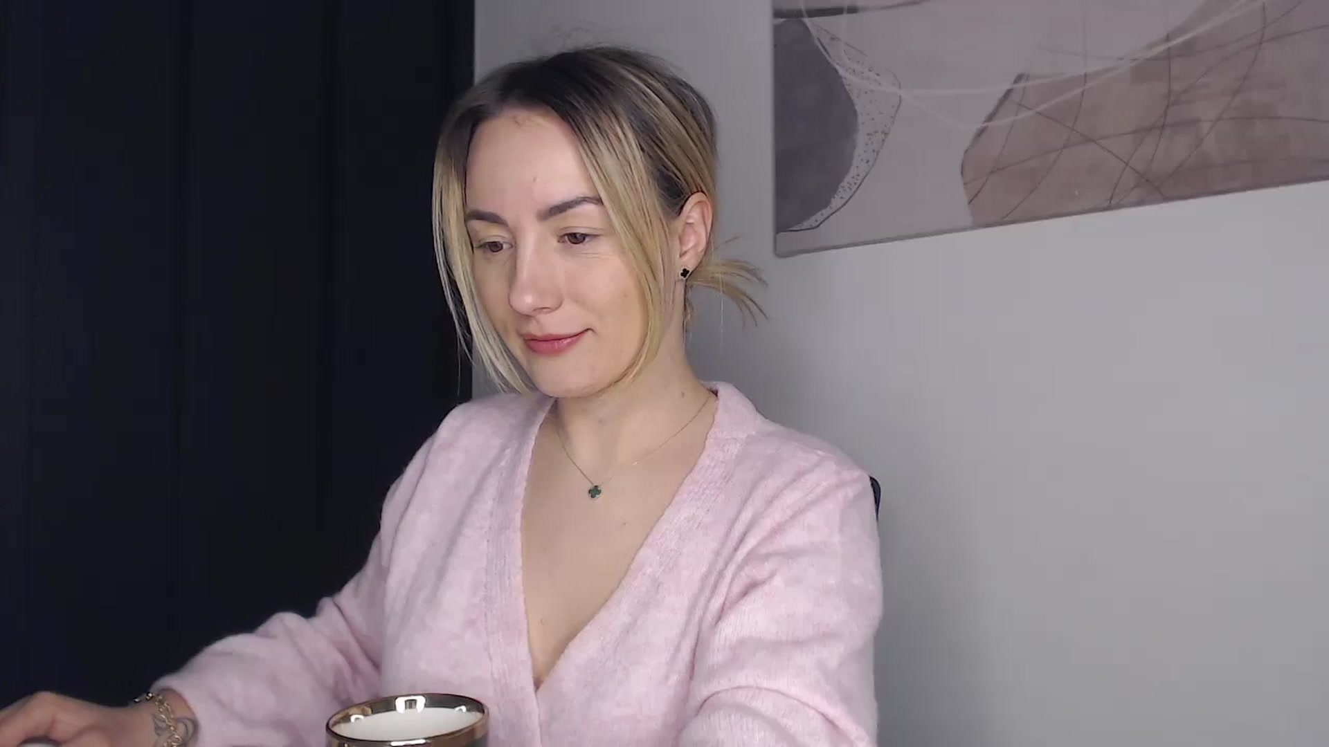 Gallery image thumbnail from Anna_E's myfreecams stream on, 10/28/2025, 18:17 image 18 of 20