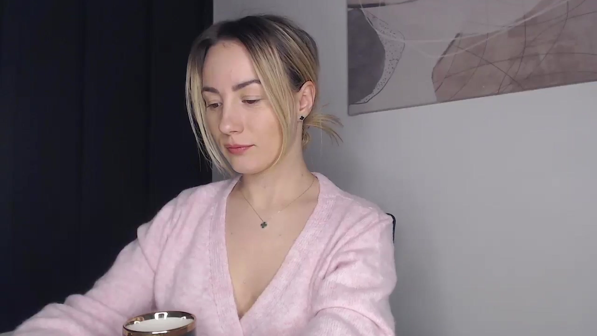 Gallery image thumbnail from Anna_E's myfreecams stream on, 10/28/2025, 18:17 image 16 of 20