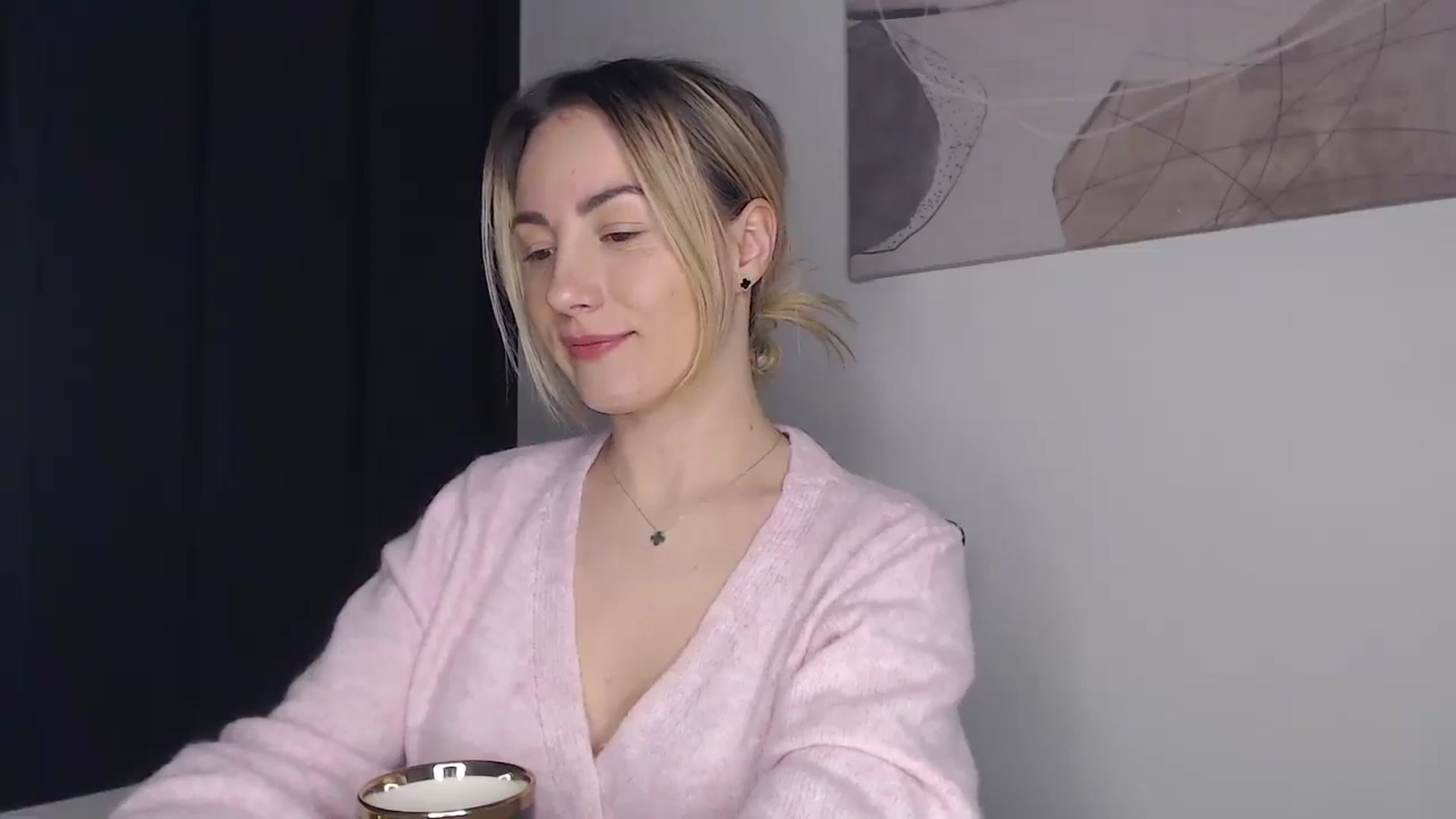 Gallery image thumbnail from Anna_E's myfreecams stream on, 10/28/2025, 18:17 image 17 of 20