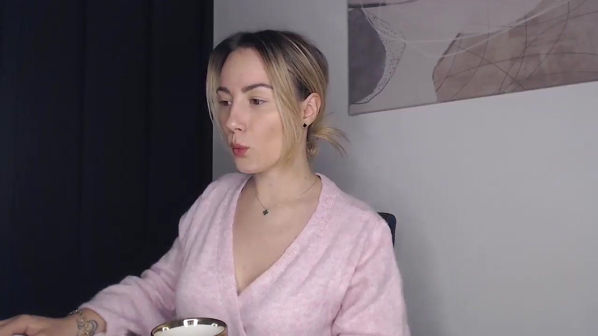 Gallery image thumbnail from Anna_E's myfreecams stream on, 10/28/2025, 18:17 image 19 of 20