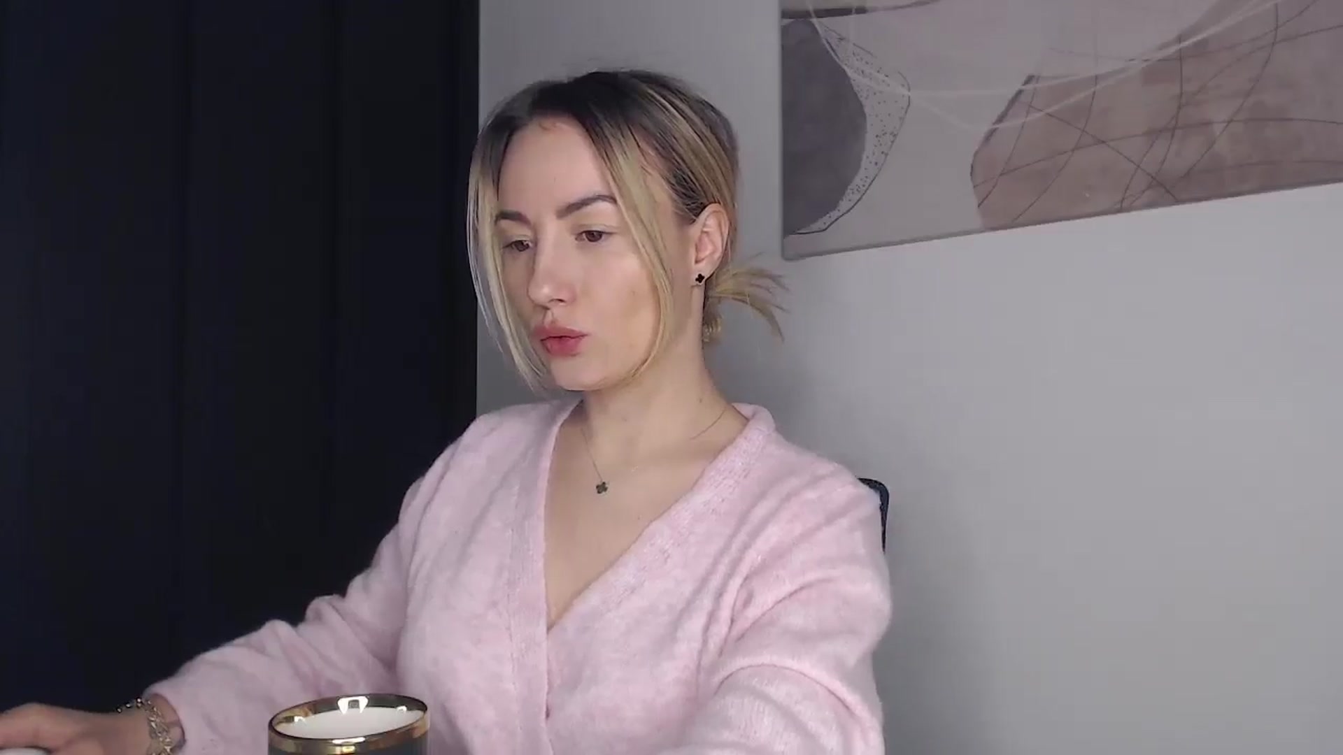 Gallery image thumbnail from Anna_E's myfreecams stream on, 10/28/2025, 18:17 image 5 of 20