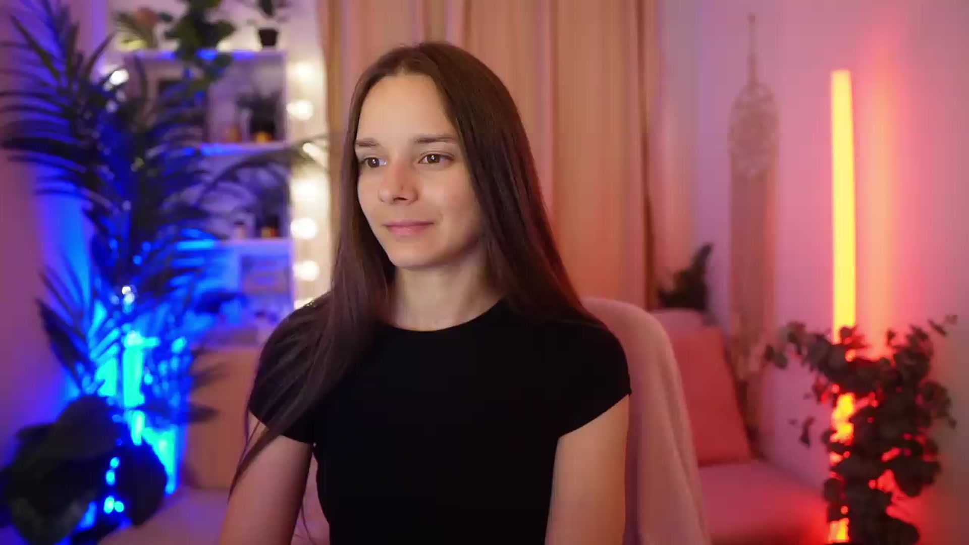 Gallery image thumbnail from Anna_Leah's myfreecams stream on, 07/01/2026, 18:48 image 15 of 20