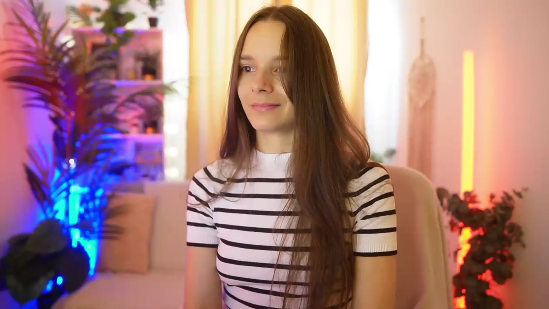 Gallery image thumbnail from Anna_Leah's myfreecams stream on, 07/09/2026, 15:33 image 11 of 20