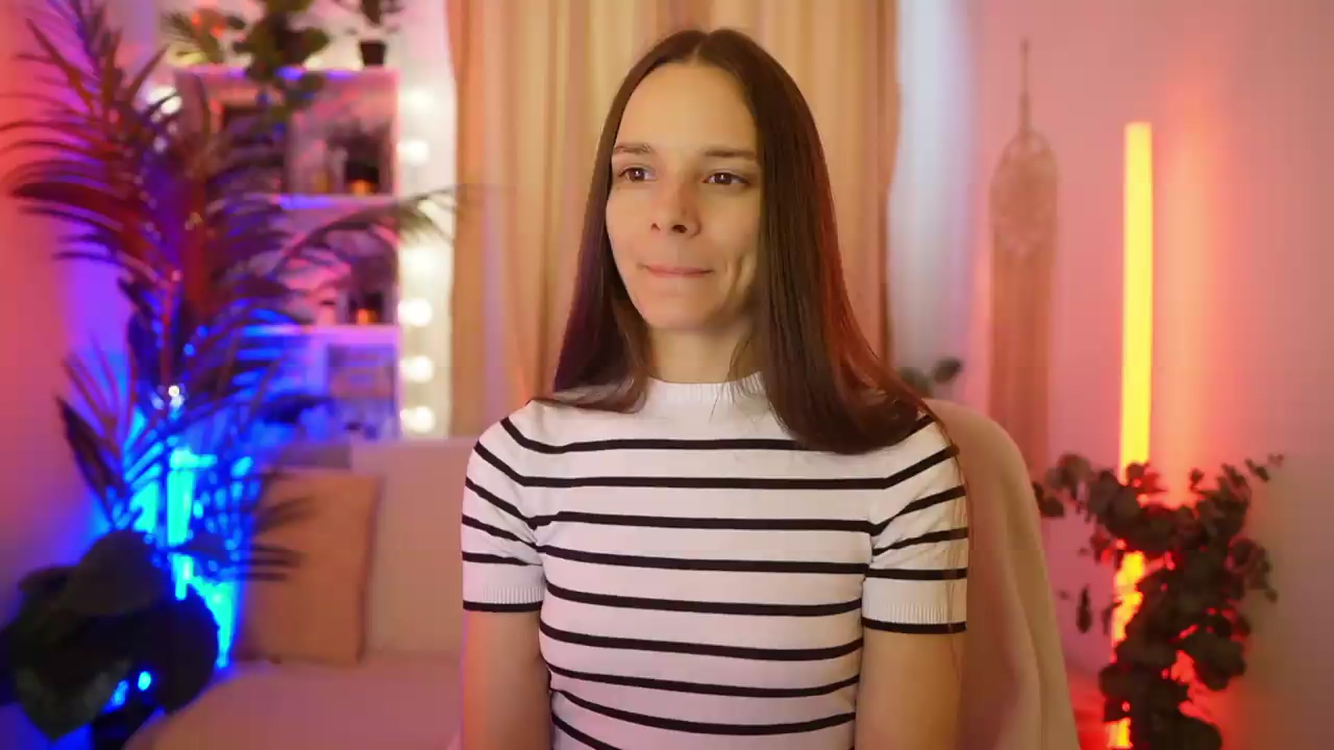 Gallery image thumbnail from Anna_Leah's myfreecams stream on, 07/09/2026, 17:36 image 16 of 20