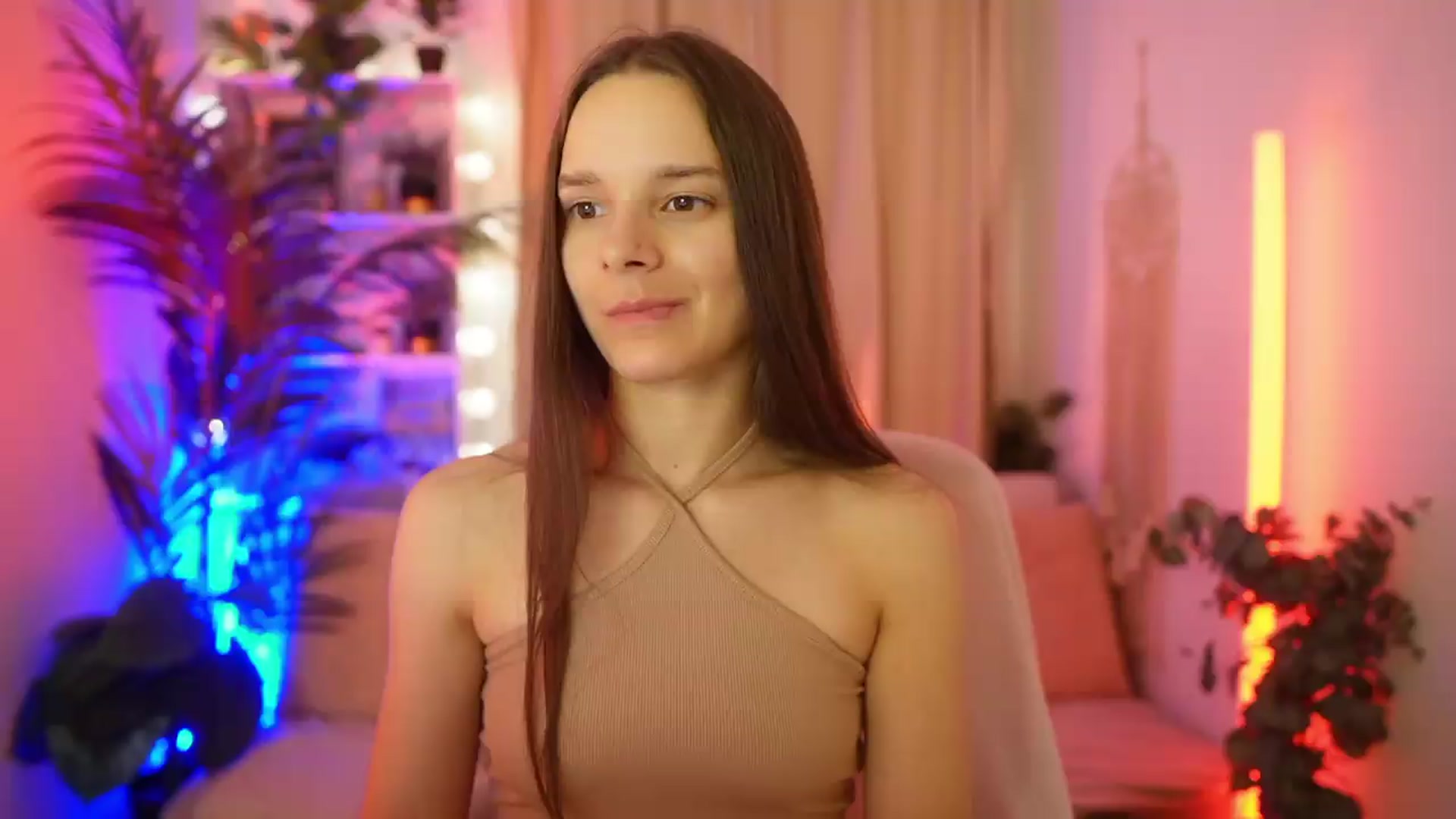 Gallery image thumbnail from Anna_Leah's myfreecams stream on, 07/09/2026, 21:28 image 3 of 20