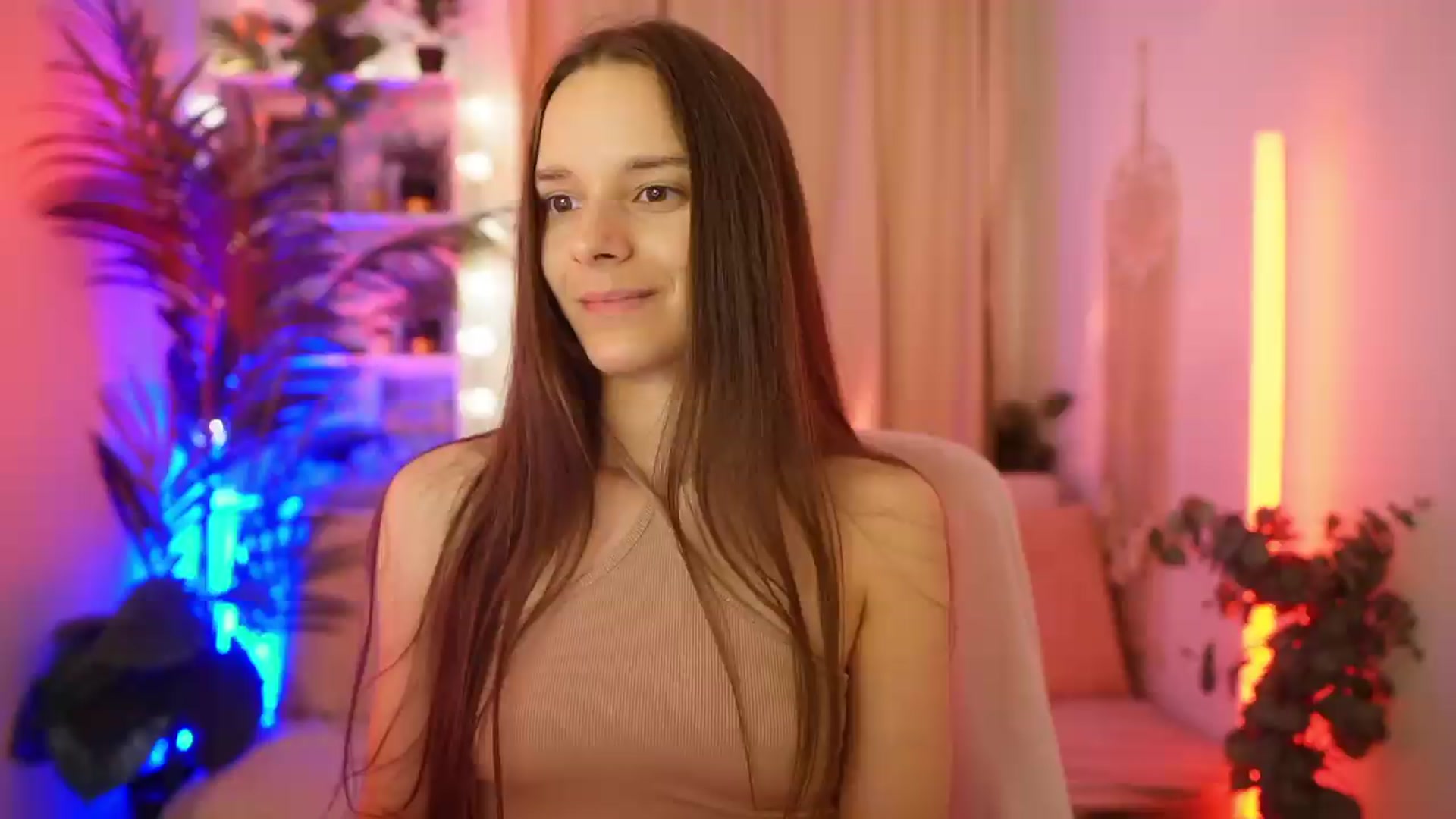 Gallery image thumbnail from Anna_Leah's myfreecams stream on, 07/09/2026, 21:28 image 4 of 20