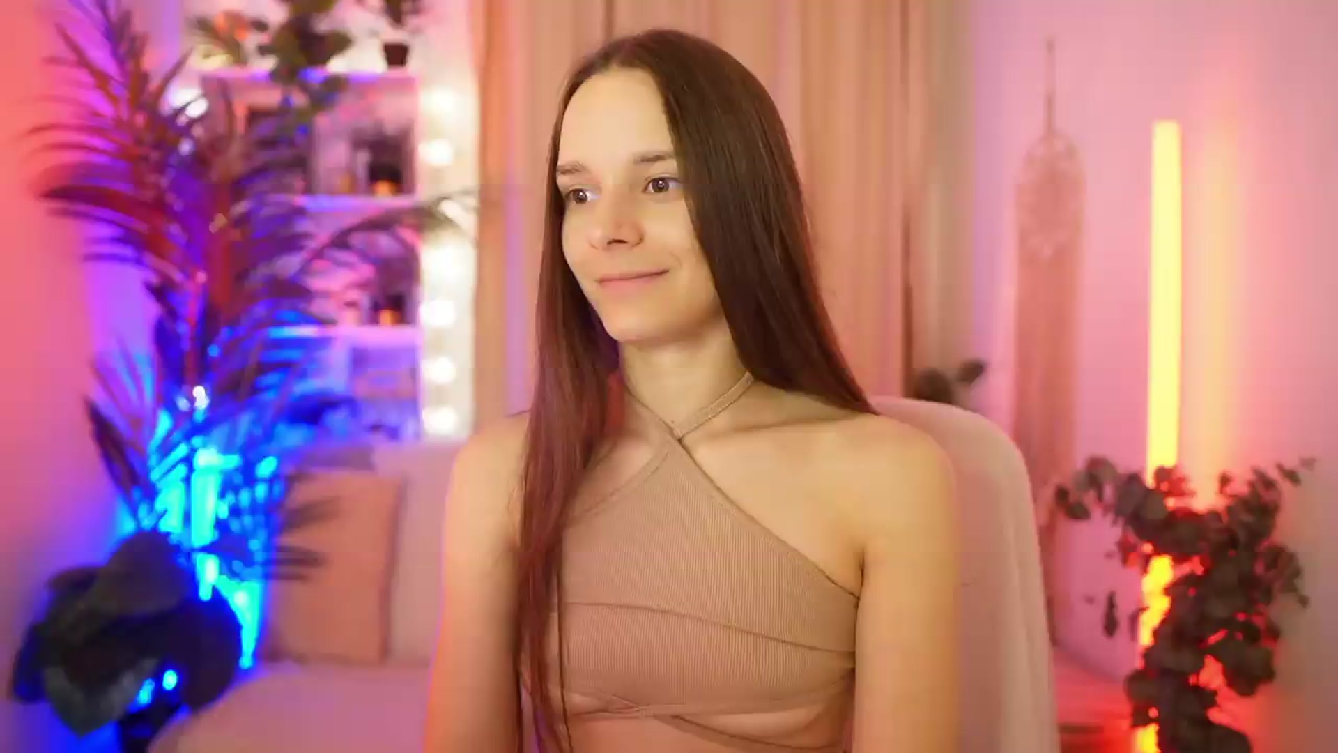 Gallery image thumbnail from Anna_Leah's myfreecams stream on, 07/09/2026, 21:28 image 17 of 20