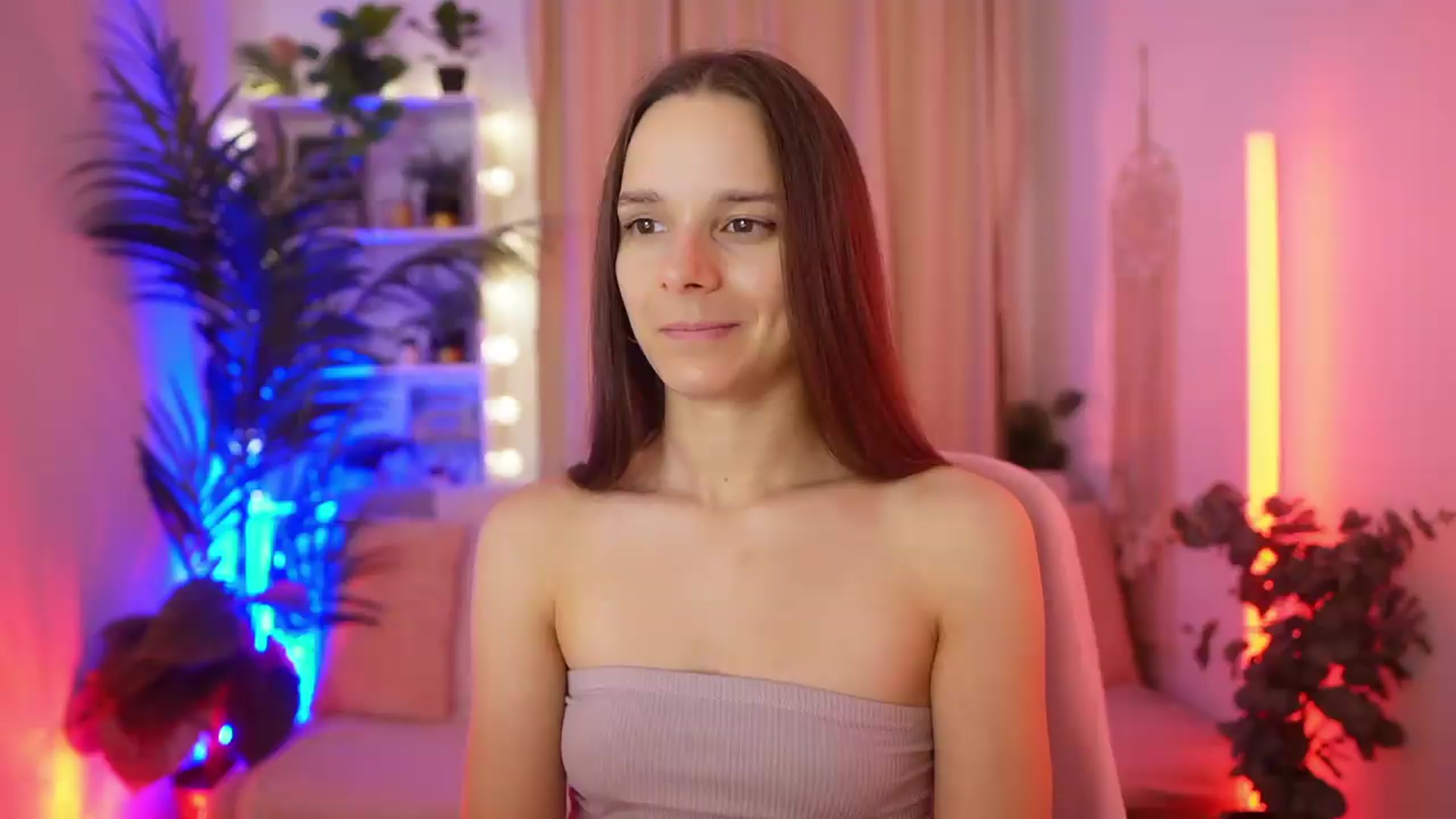 Gallery image thumbnail from Anna_Leah's myfreecams stream on, 07/10/2026, 22:59 image 14 of 20