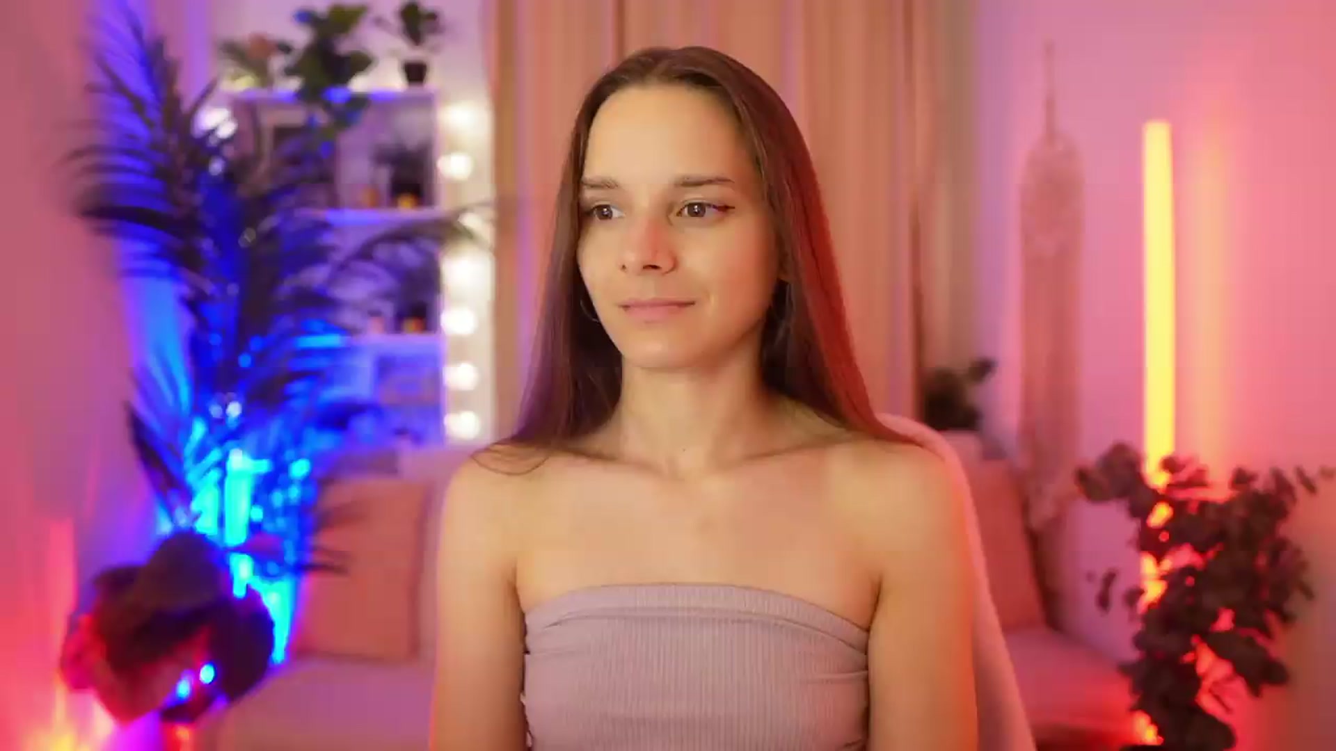 Gallery image thumbnail from Anna_Leah's myfreecams stream on, 07/10/2026, 22:59 image 6 of 20