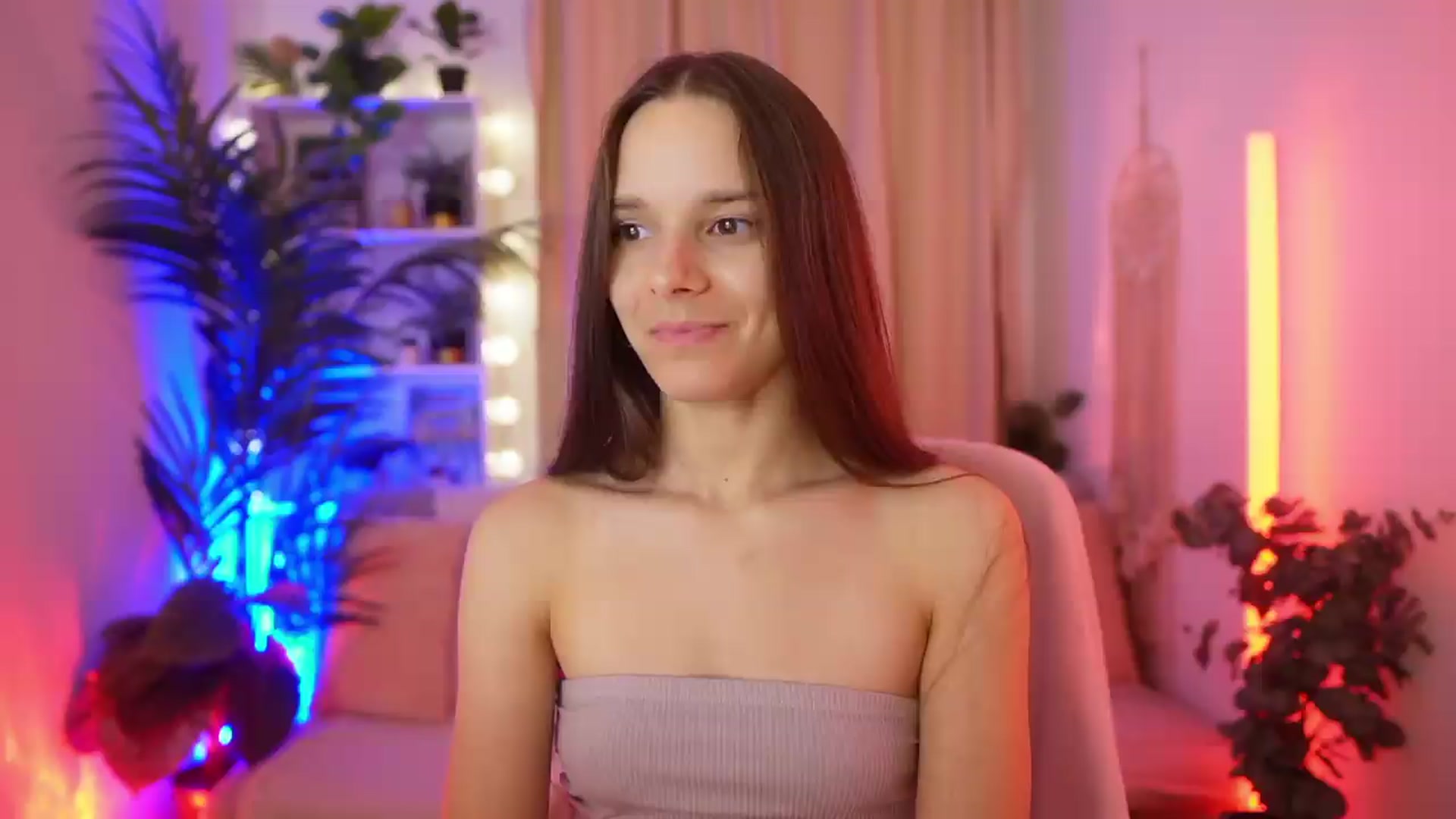 Gallery image thumbnail from Anna_Leah's myfreecams stream on, 07/10/2026, 22:59 image 20 of 20