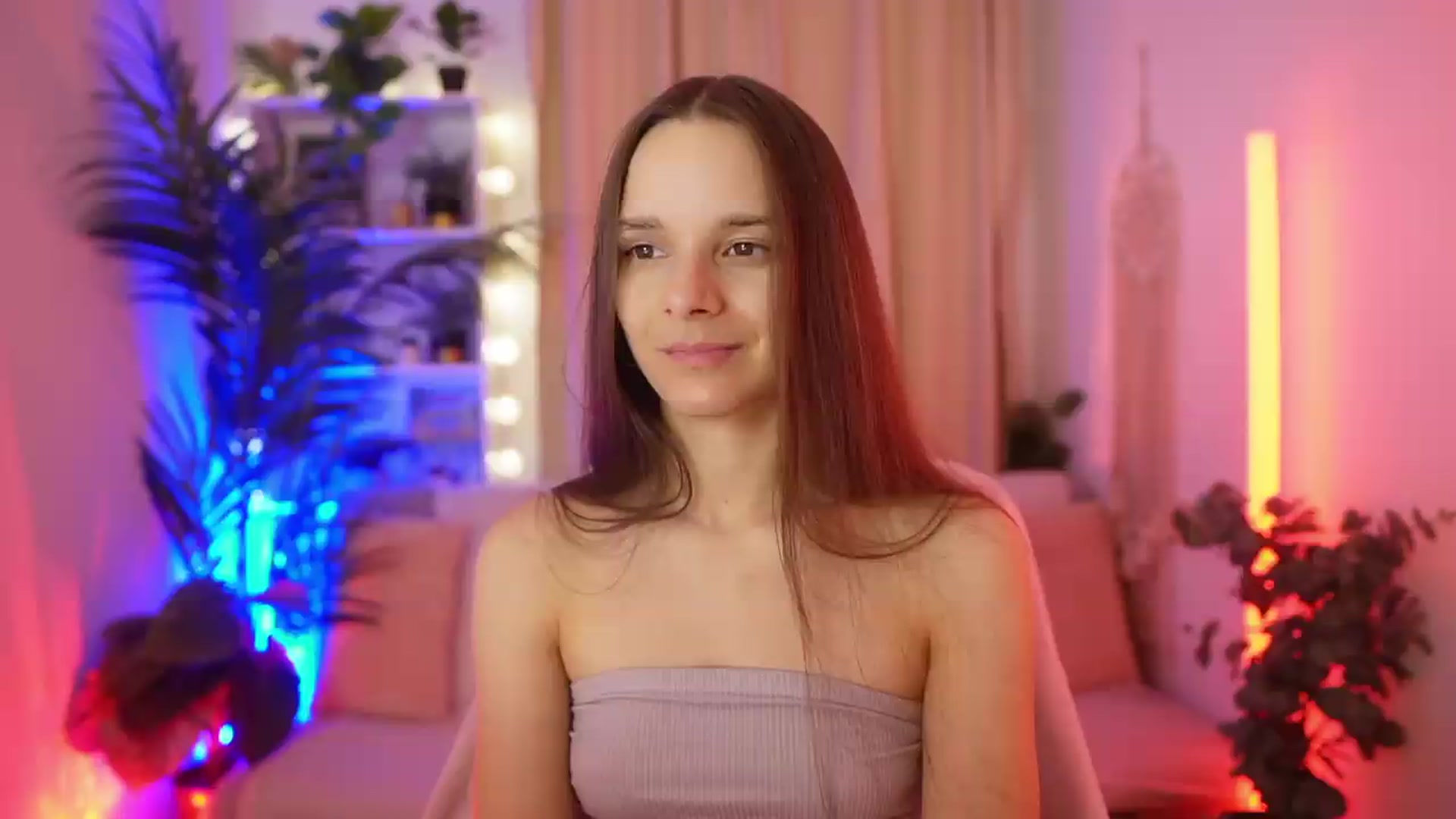 Gallery image thumbnail from Anna_Leah's myfreecams stream on, 07/10/2026, 22:59 image 8 of 20