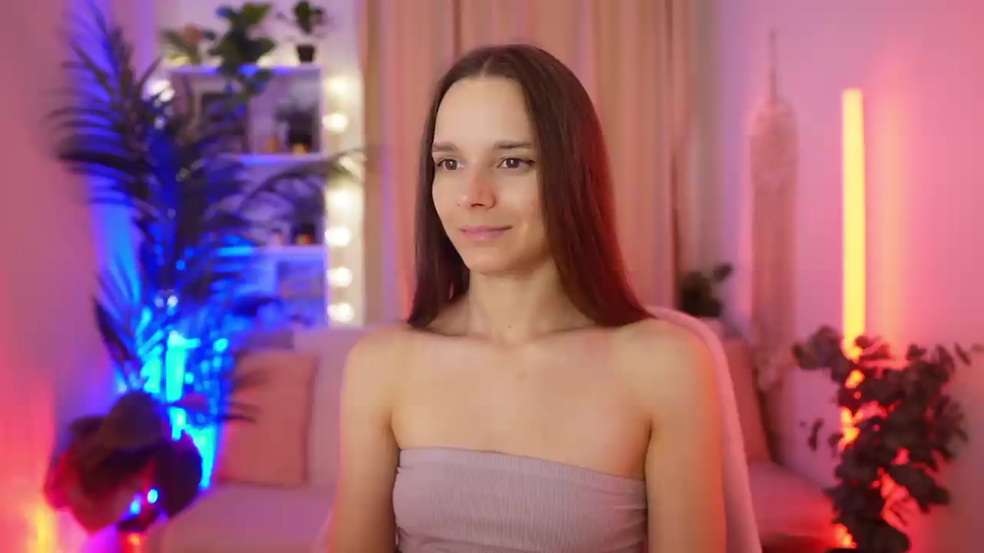 Gallery image thumbnail from Anna_Leah's myfreecams stream on, 07/10/2026, 22:59 image 13 of 20