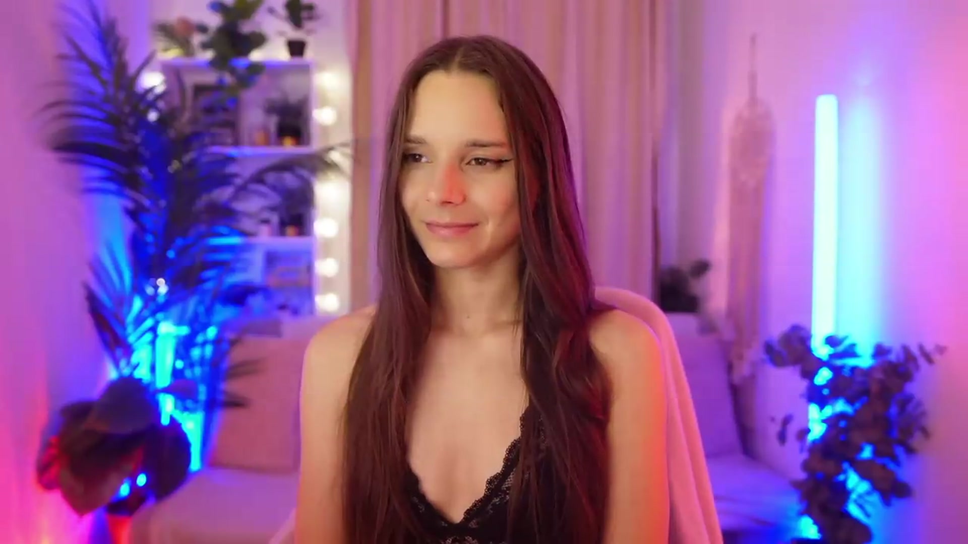Gallery image thumbnail from Anna_Leah's myfreecams stream on, 07/12/2026, 22:28 image 7 of 20