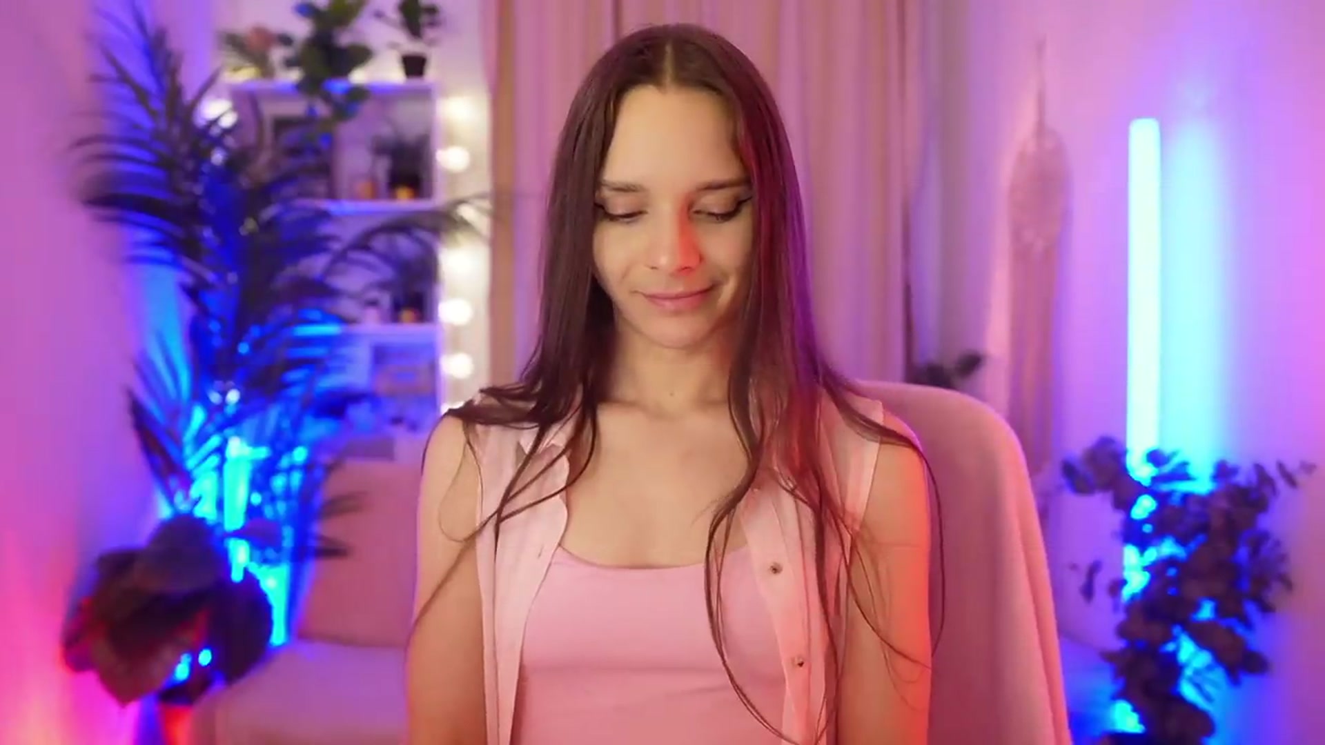 Gallery image thumbnail from Anna_Leah's myfreecams stream on, 07/12/2026, 22:53 image 7 of 20