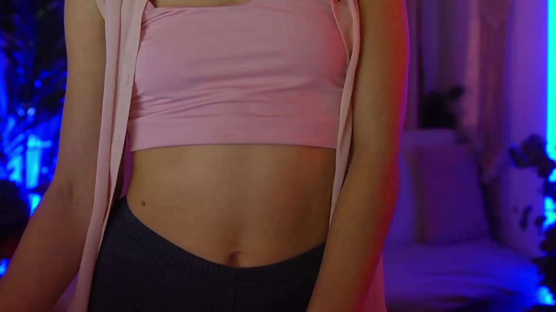 Gallery image thumbnail from Anna_Leah's myfreecams stream on, 07/12/2026, 22:53 image 18 of 20