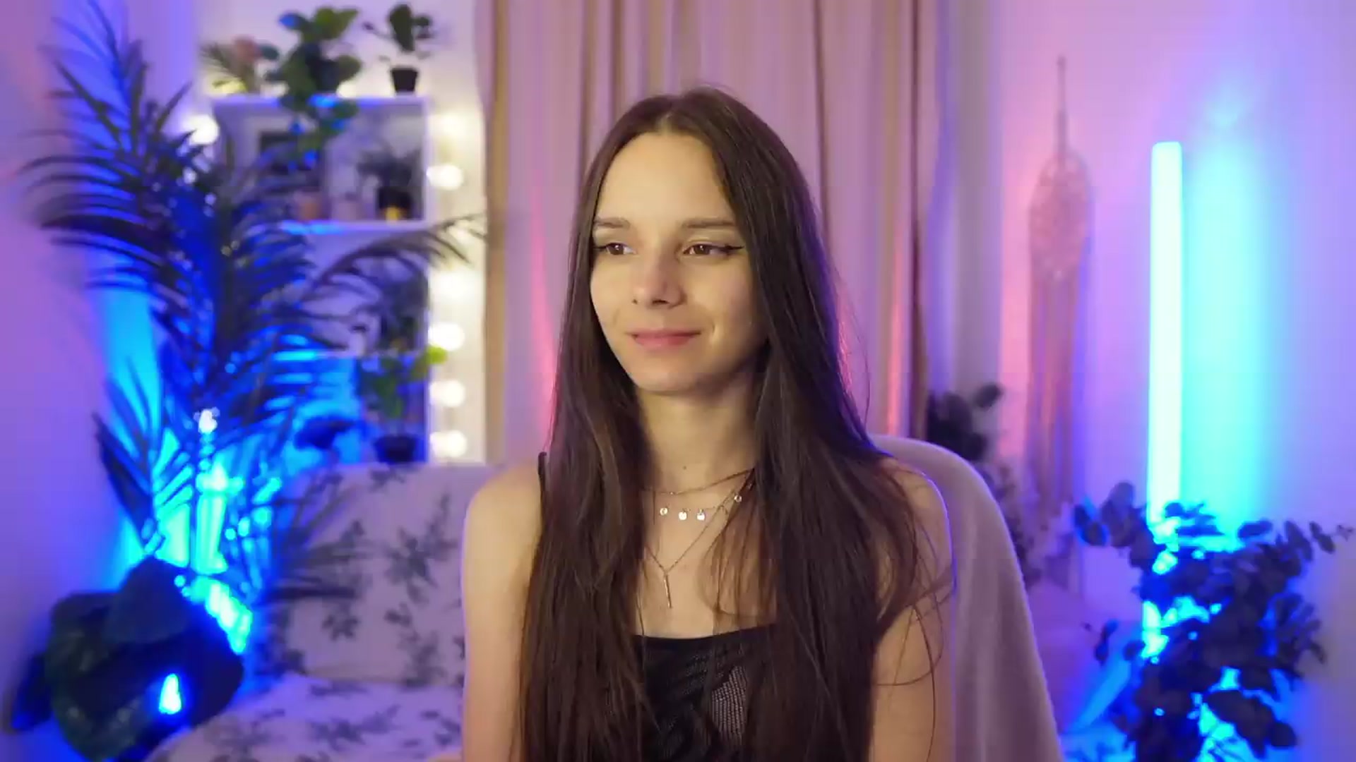 Gallery image thumbnail from Anna_Leah's myfreecams stream on, 07/18/2026, 22:48 image 16 of 20