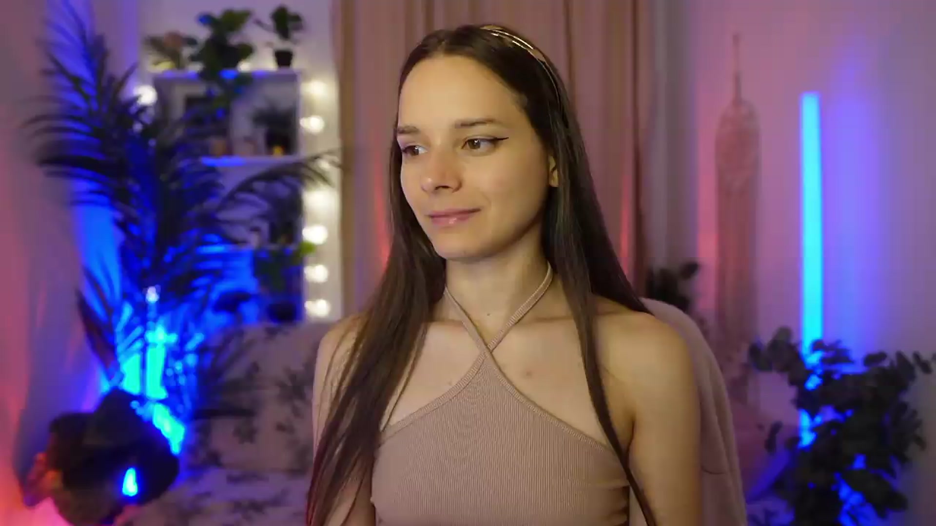 Gallery image thumbnail from Anna_Leah's myfreecams stream on, 07/19/2026, 20:46 image 1 of 20