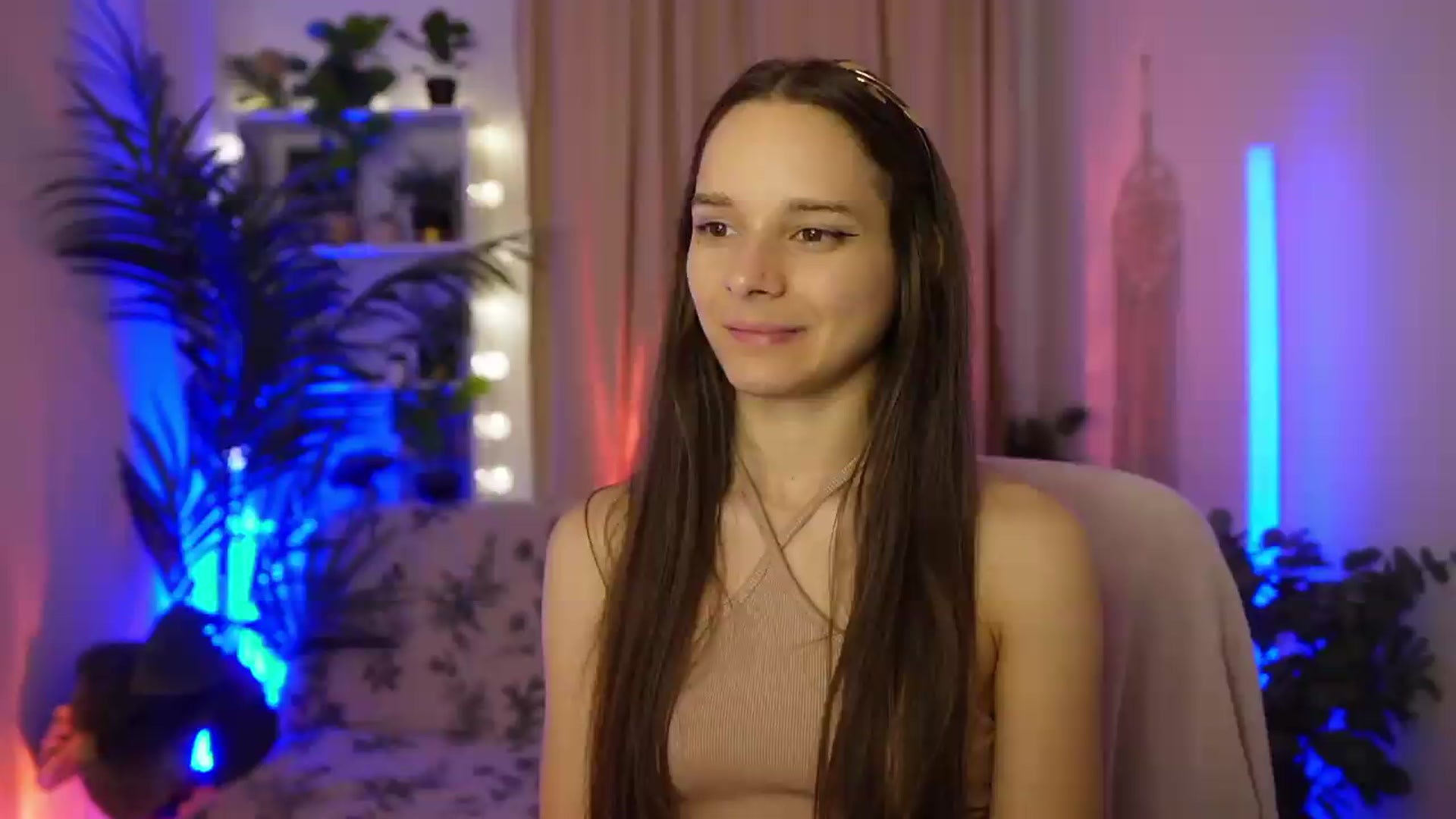 Gallery image thumbnail from Anna_Leah's myfreecams stream on, 07/19/2026, 20:46 image 9 of 20