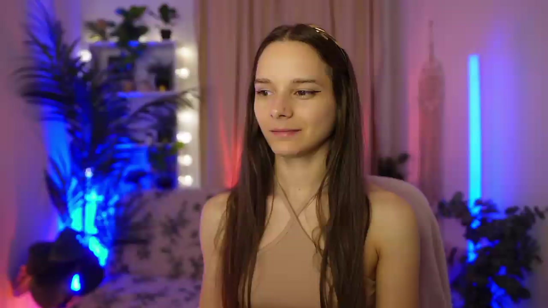 Gallery image thumbnail from Anna_Leah's myfreecams stream on, 07/19/2026, 20:46 image 7 of 20
