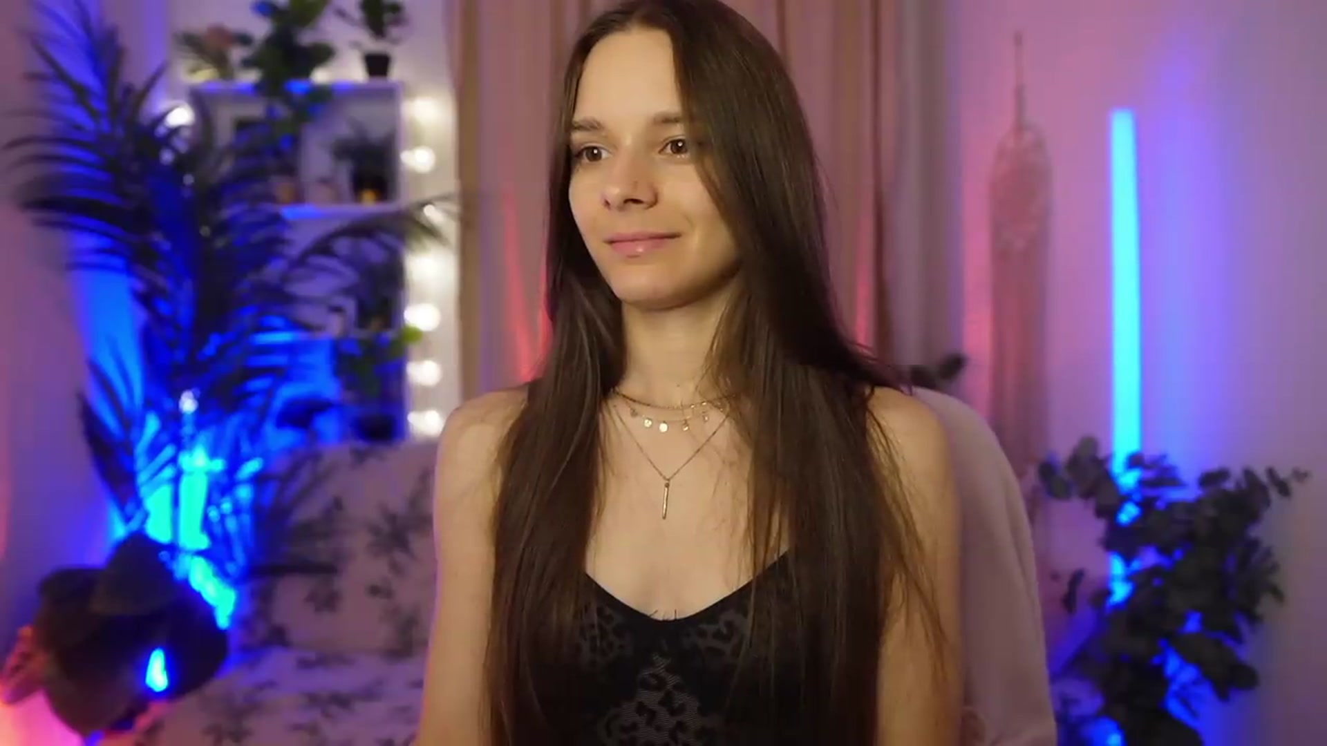 Gallery image thumbnail from Anna_Leah's myfreecams stream on, 07/19/2026, 21:58 image 7 of 20