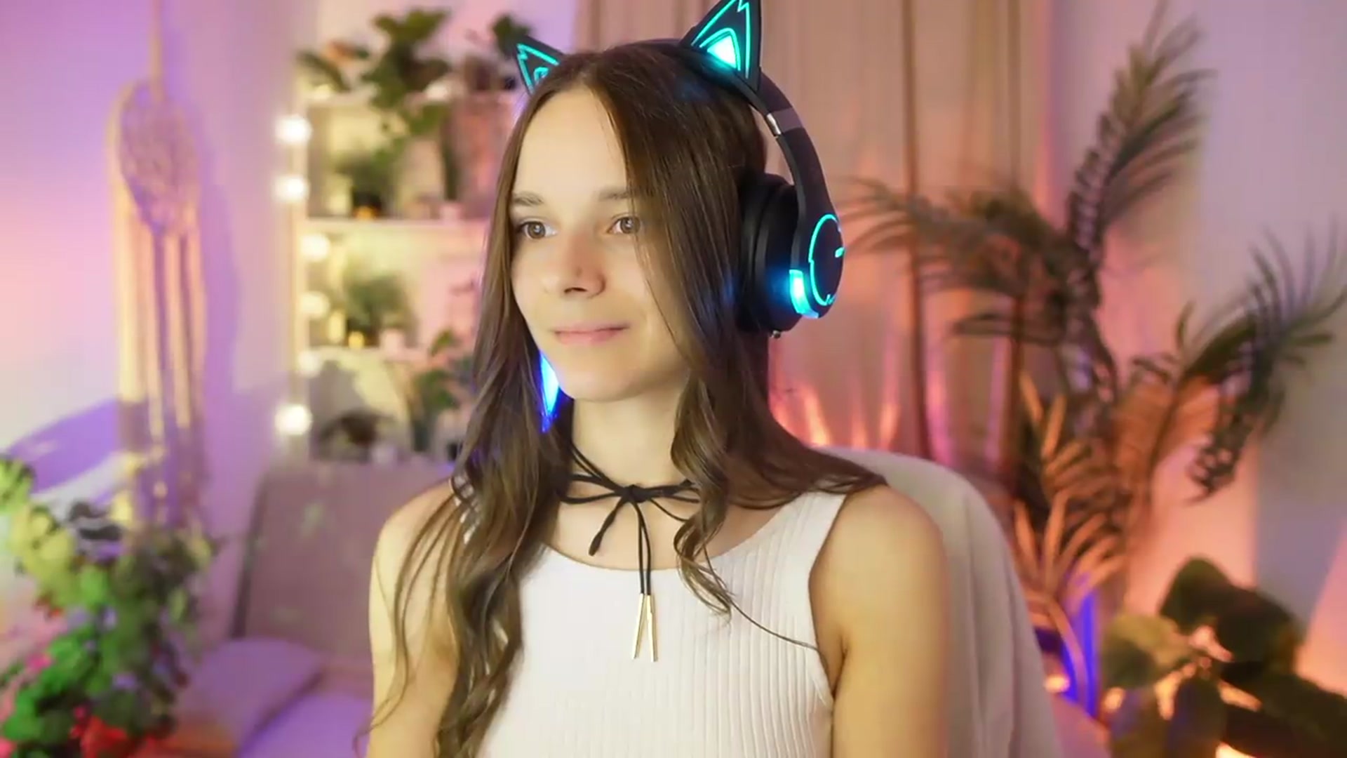 Gallery image thumbnail from Anna_Leah's myfreecams stream on, 07/23/2026, 19:08 image 7 of 20