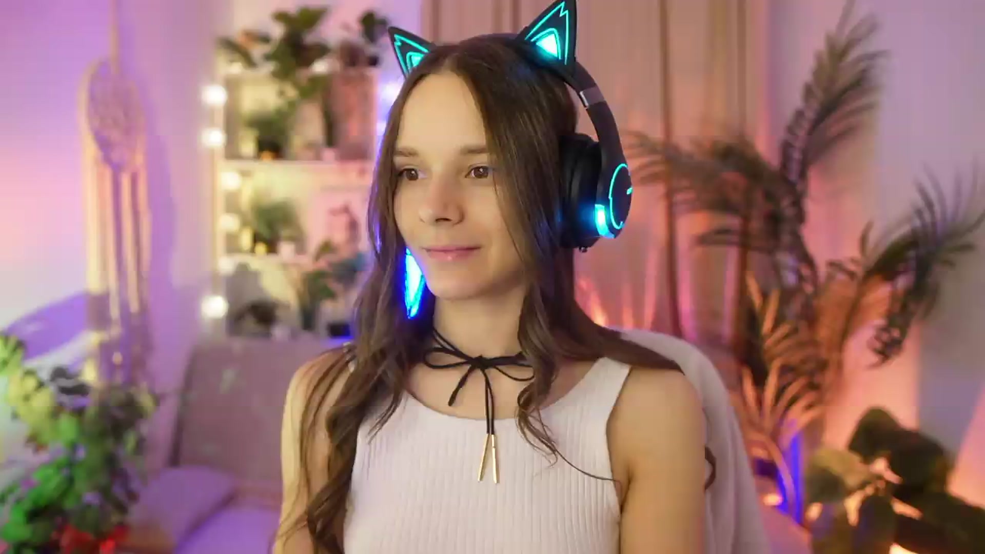 Gallery image thumbnail from Anna_Leah's myfreecams stream on, 07/23/2026, 19:08 image 1 of 20
