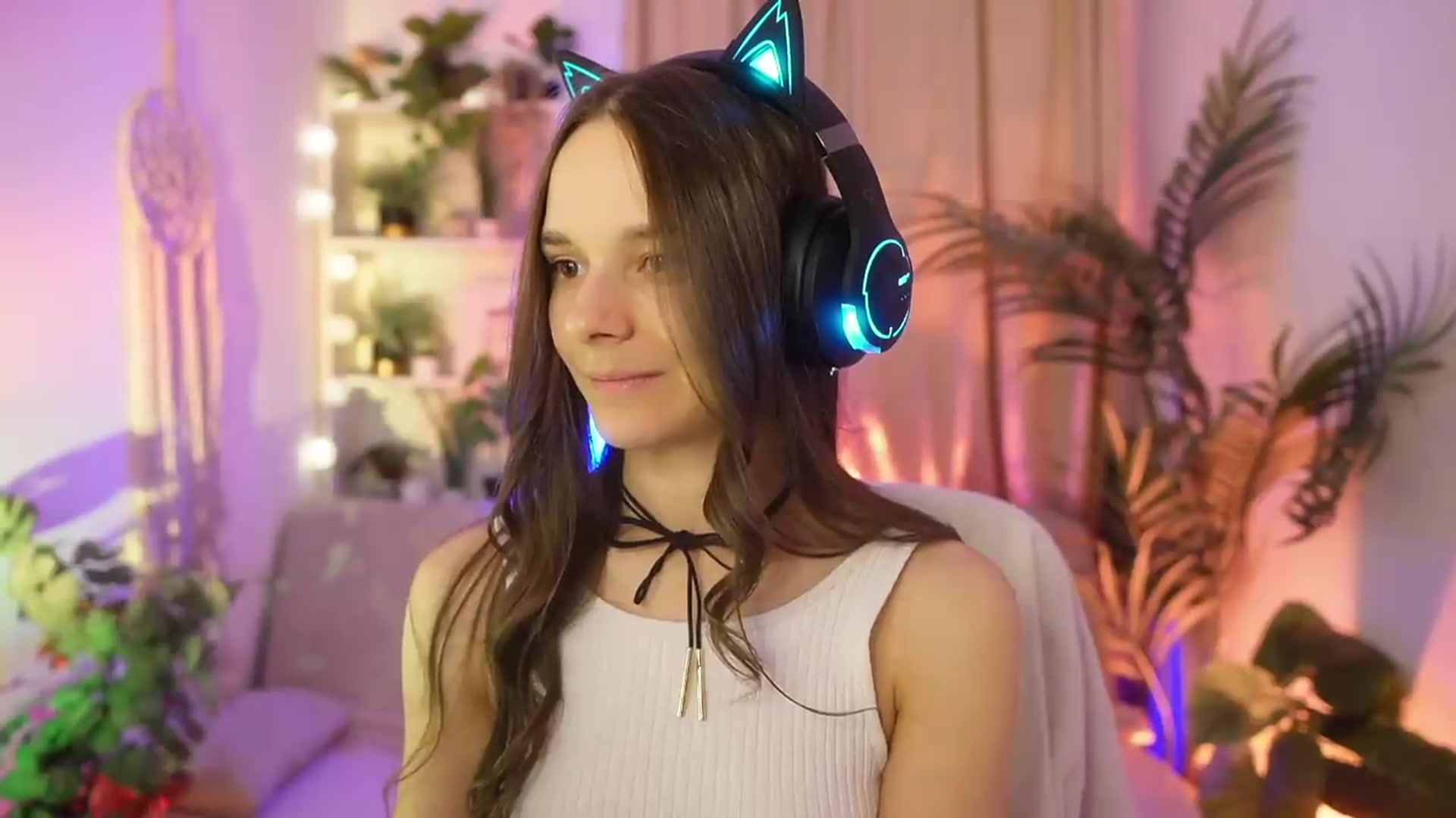 Gallery image thumbnail from Anna_Leah's myfreecams stream on, 07/23/2026, 19:08 image 8 of 20
