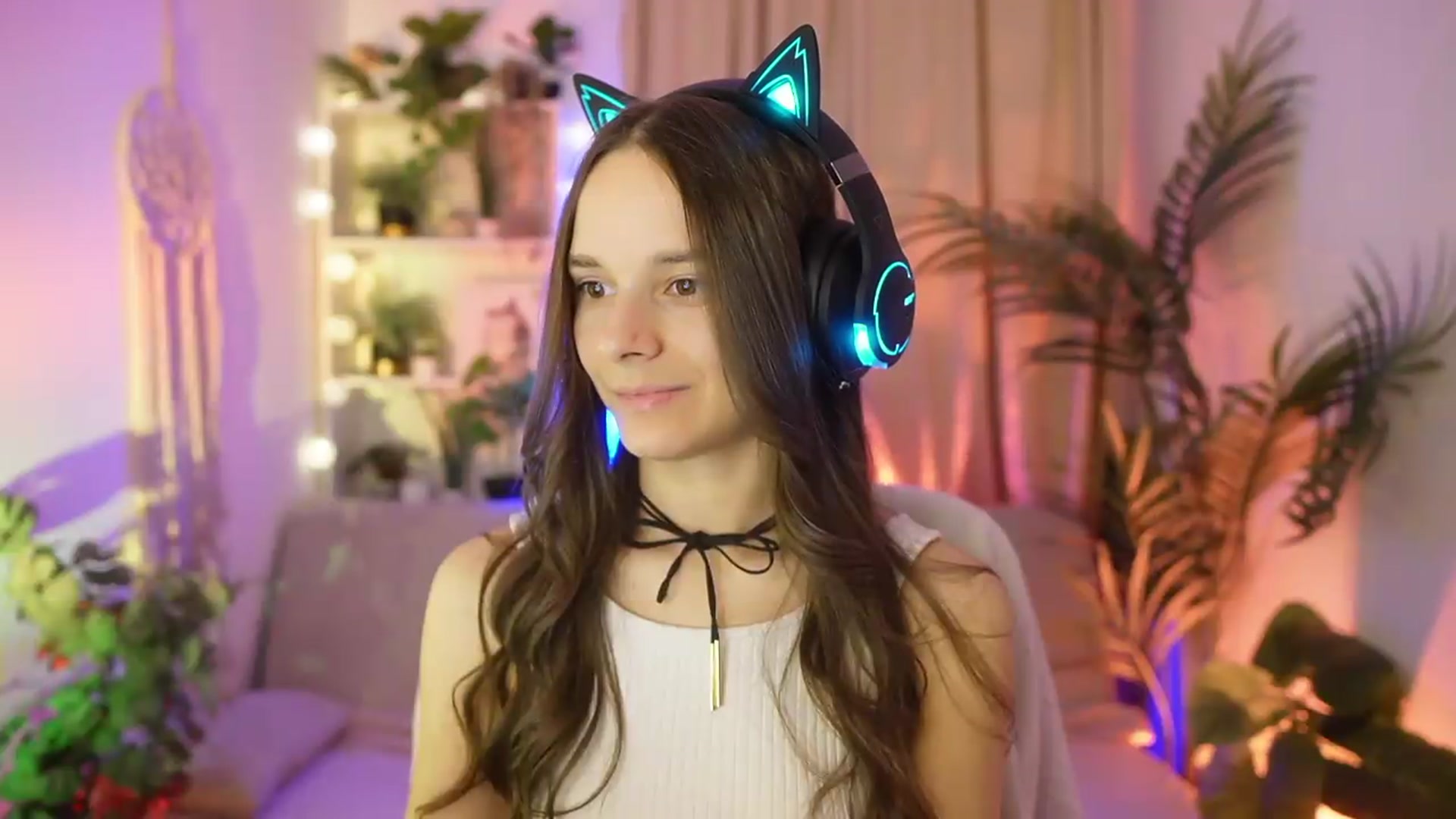 Gallery image thumbnail from Anna_Leah's myfreecams stream on, 07/23/2026, 19:08 image 16 of 20