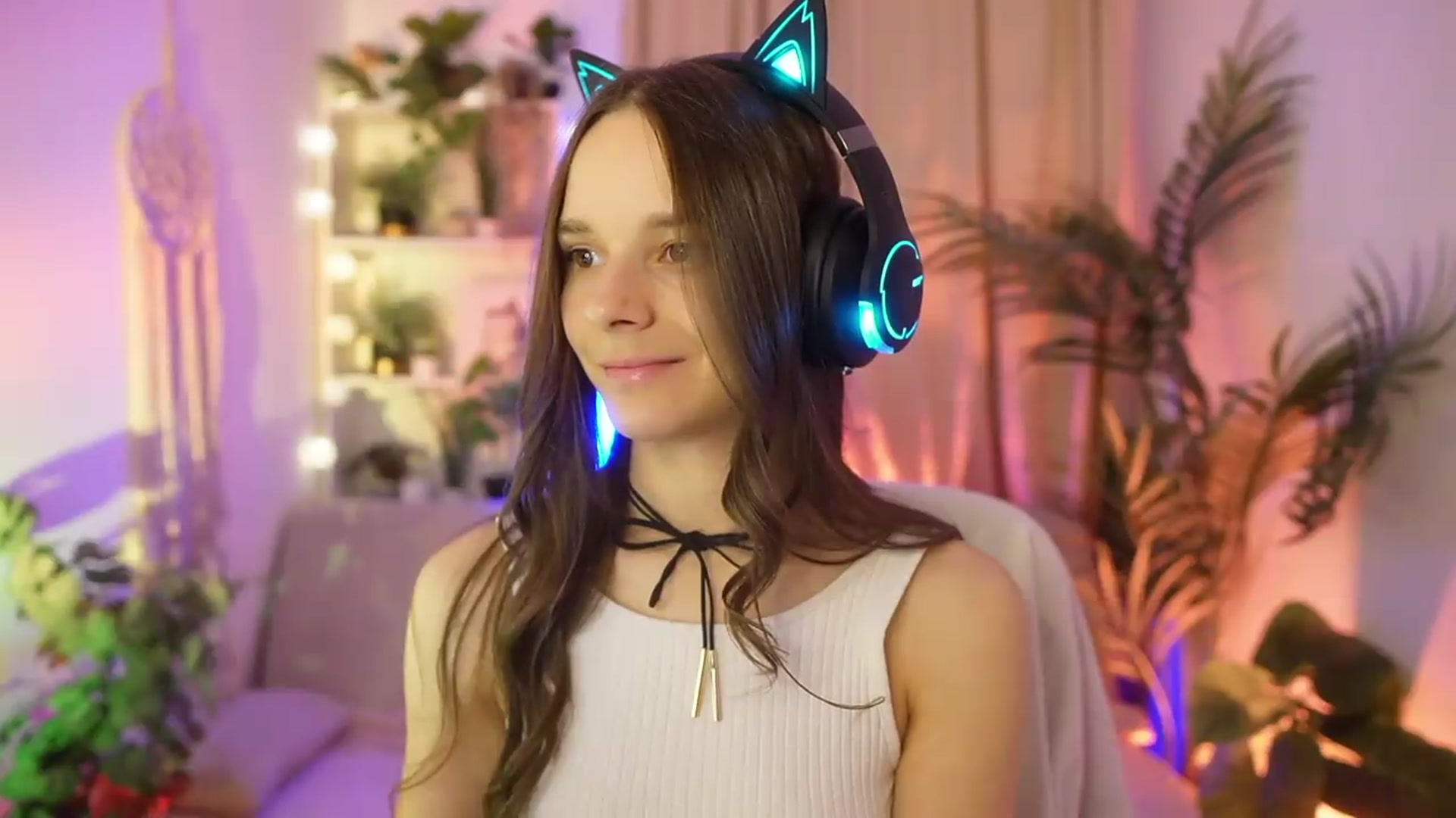 Gallery image thumbnail from Anna_Leah's myfreecams stream on, 07/23/2026, 19:08 image 13 of 20