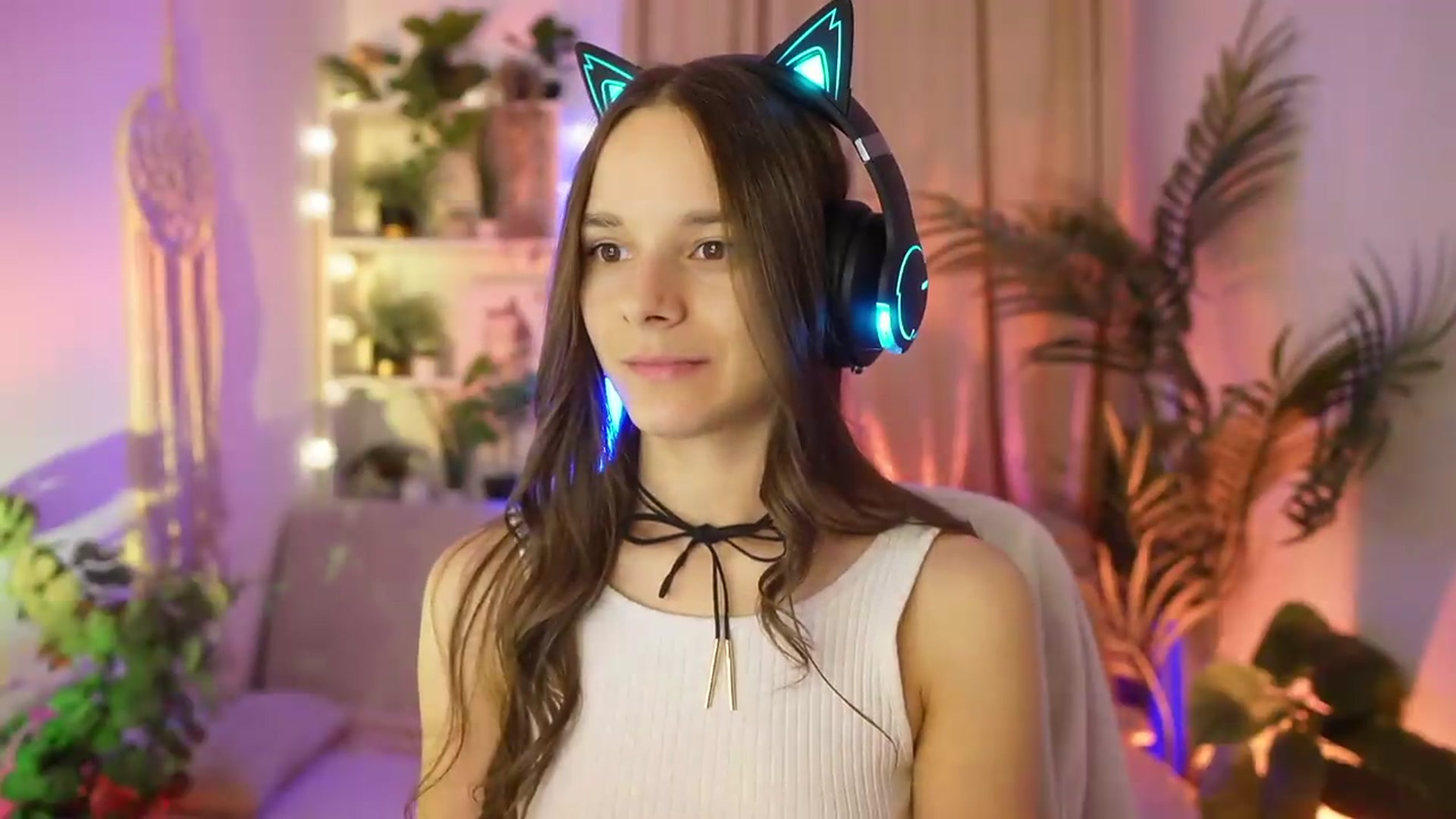 Gallery image thumbnail from Anna_Leah's myfreecams stream on, 07/23/2026, 19:08 image 3 of 20