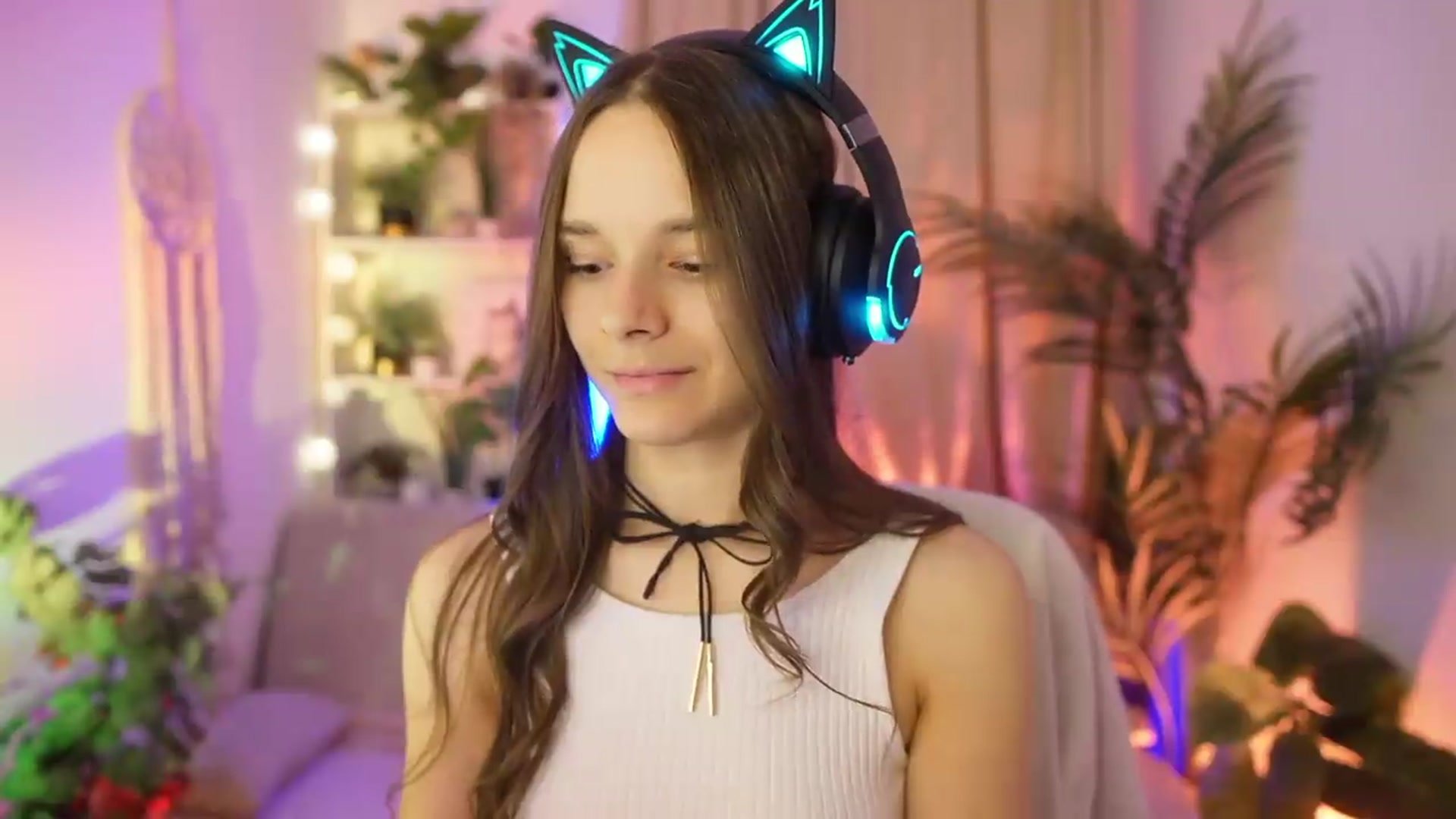 Gallery image thumbnail from Anna_Leah's myfreecams stream on, 07/23/2026, 19:08 image 6 of 20