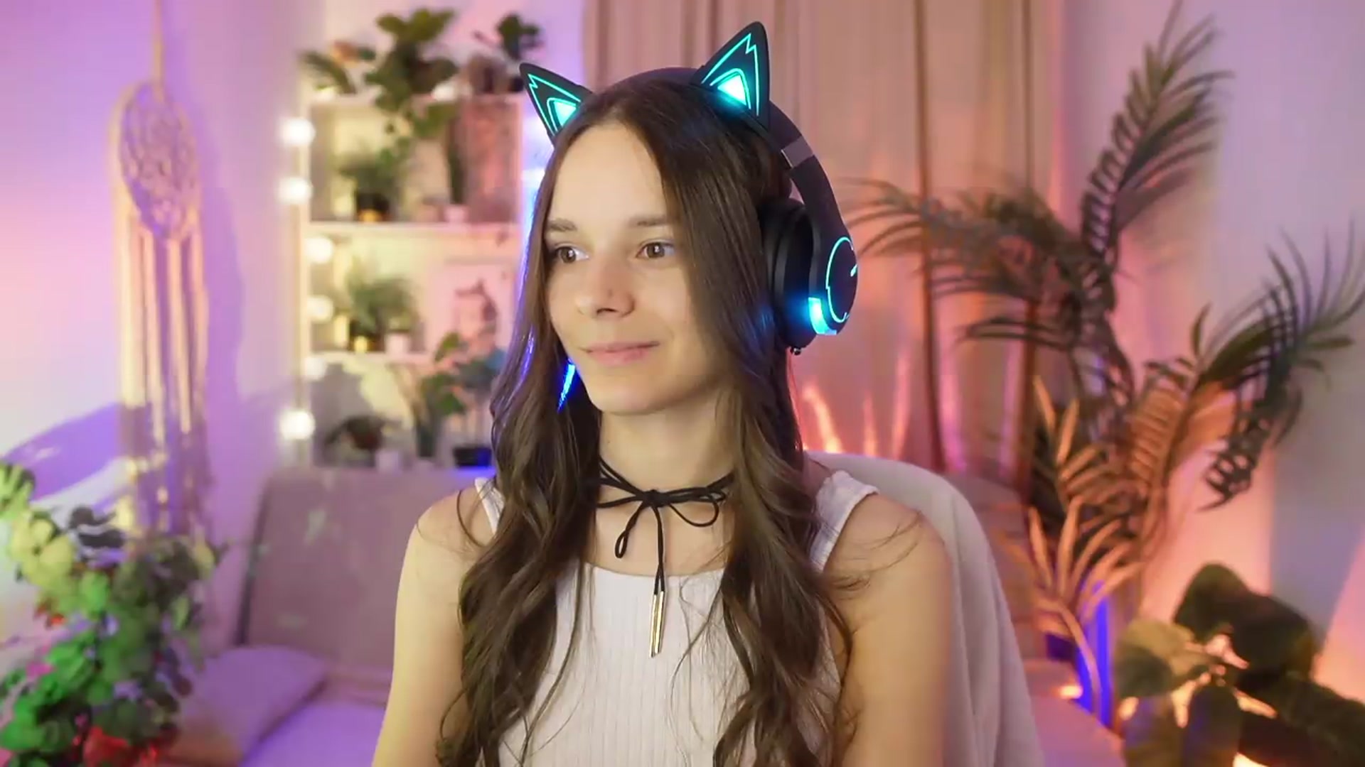Gallery image thumbnail from Anna_Leah's myfreecams stream on, 07/23/2026, 19:08 image 20 of 20