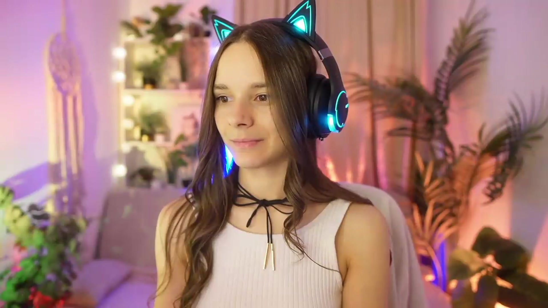 Gallery image thumbnail from Anna_Leah's myfreecams stream on, 07/23/2026, 19:08 image 2 of 20