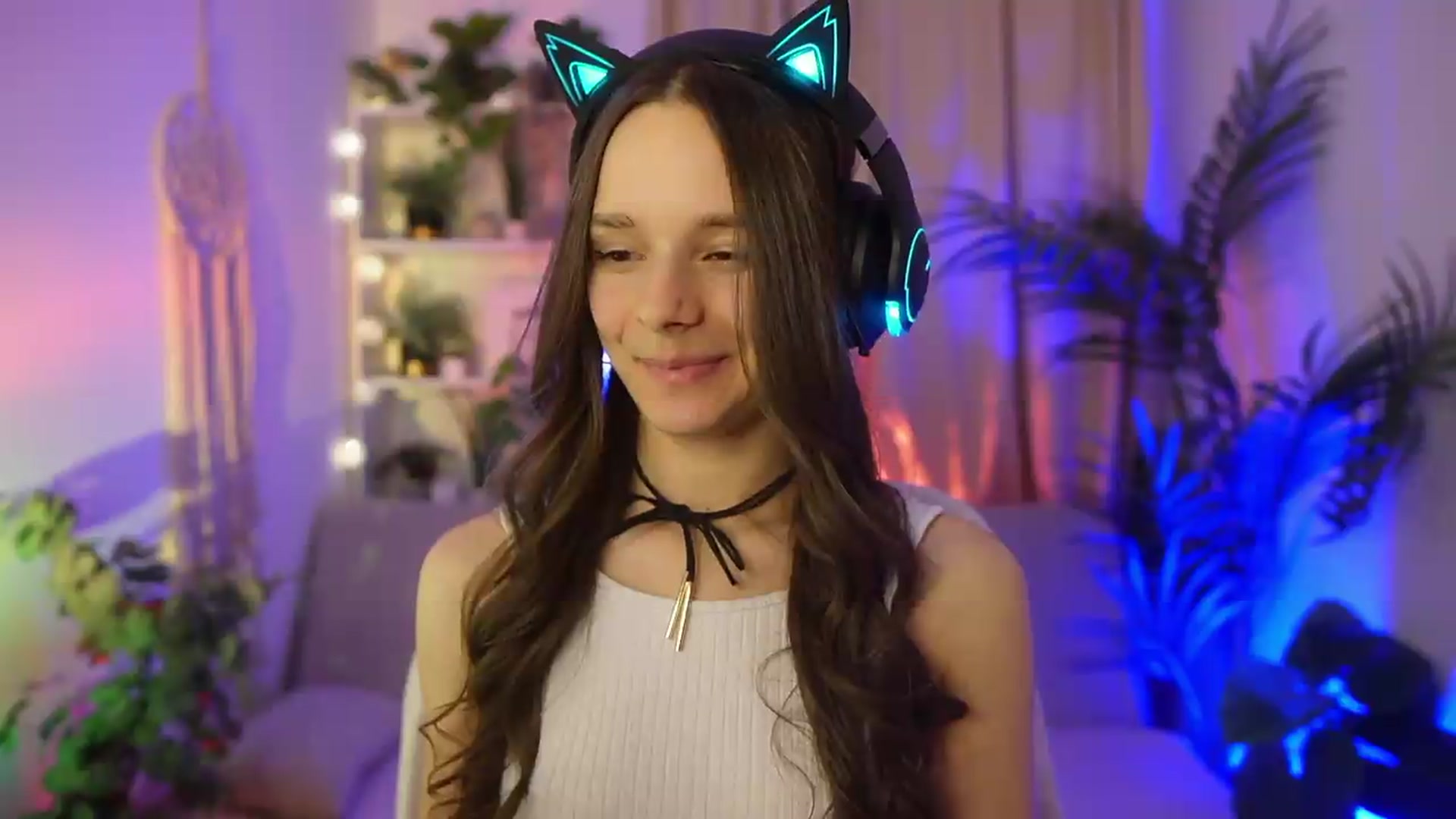 Gallery image thumbnail from Anna_Leah's myfreecams stream on, 07/23/2026, 22:02 image 16 of 20