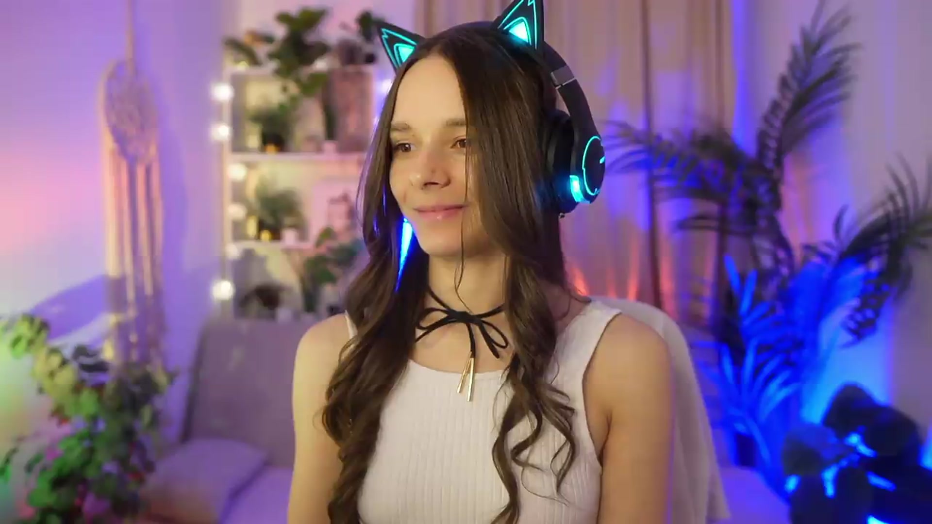 Gallery image thumbnail from Anna_Leah's myfreecams stream on, 07/23/2026, 22:02 image 19 of 20