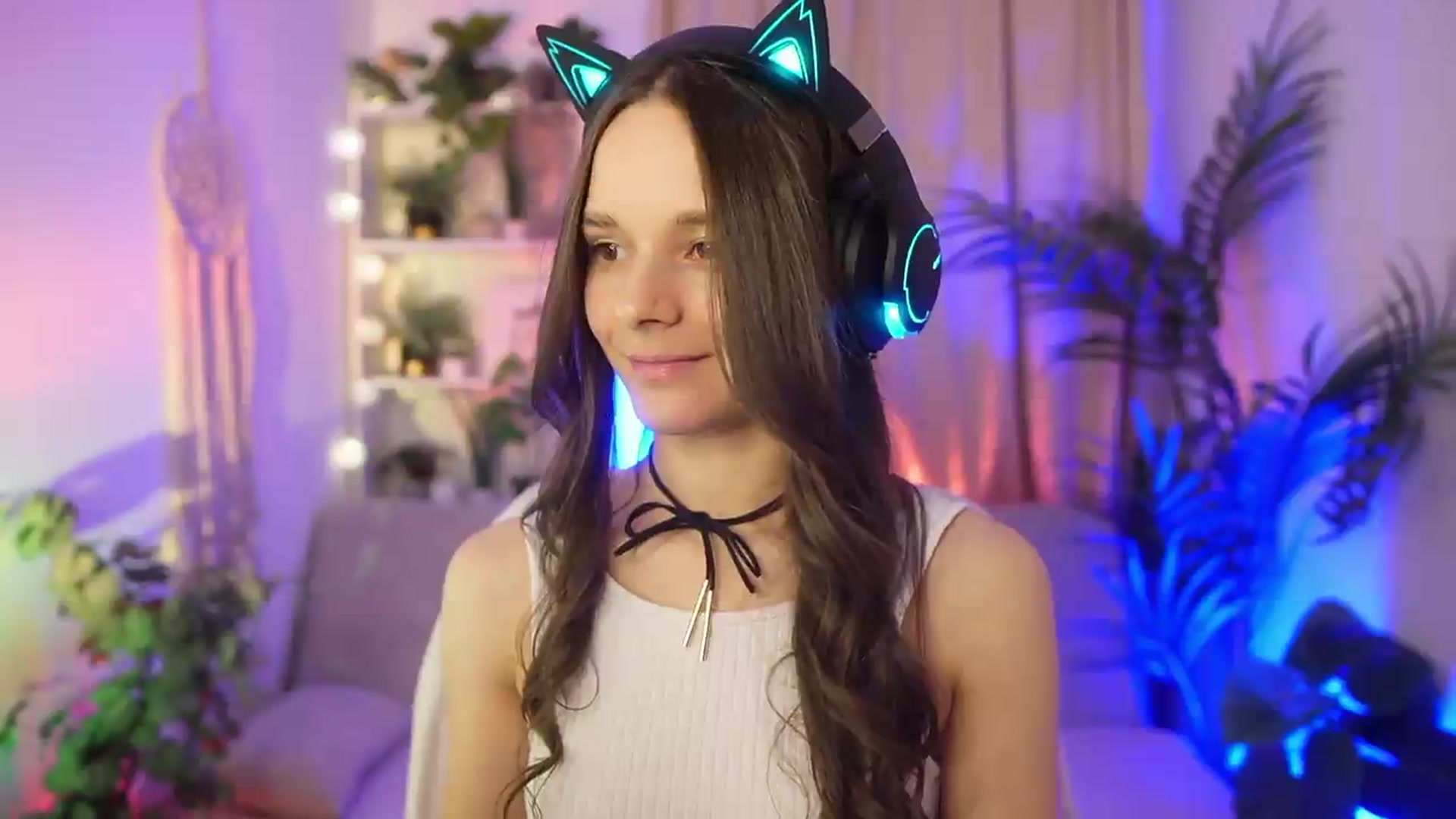 Gallery image thumbnail from Anna_Leah's myfreecams stream on, 07/23/2026, 22:02 image 12 of 20