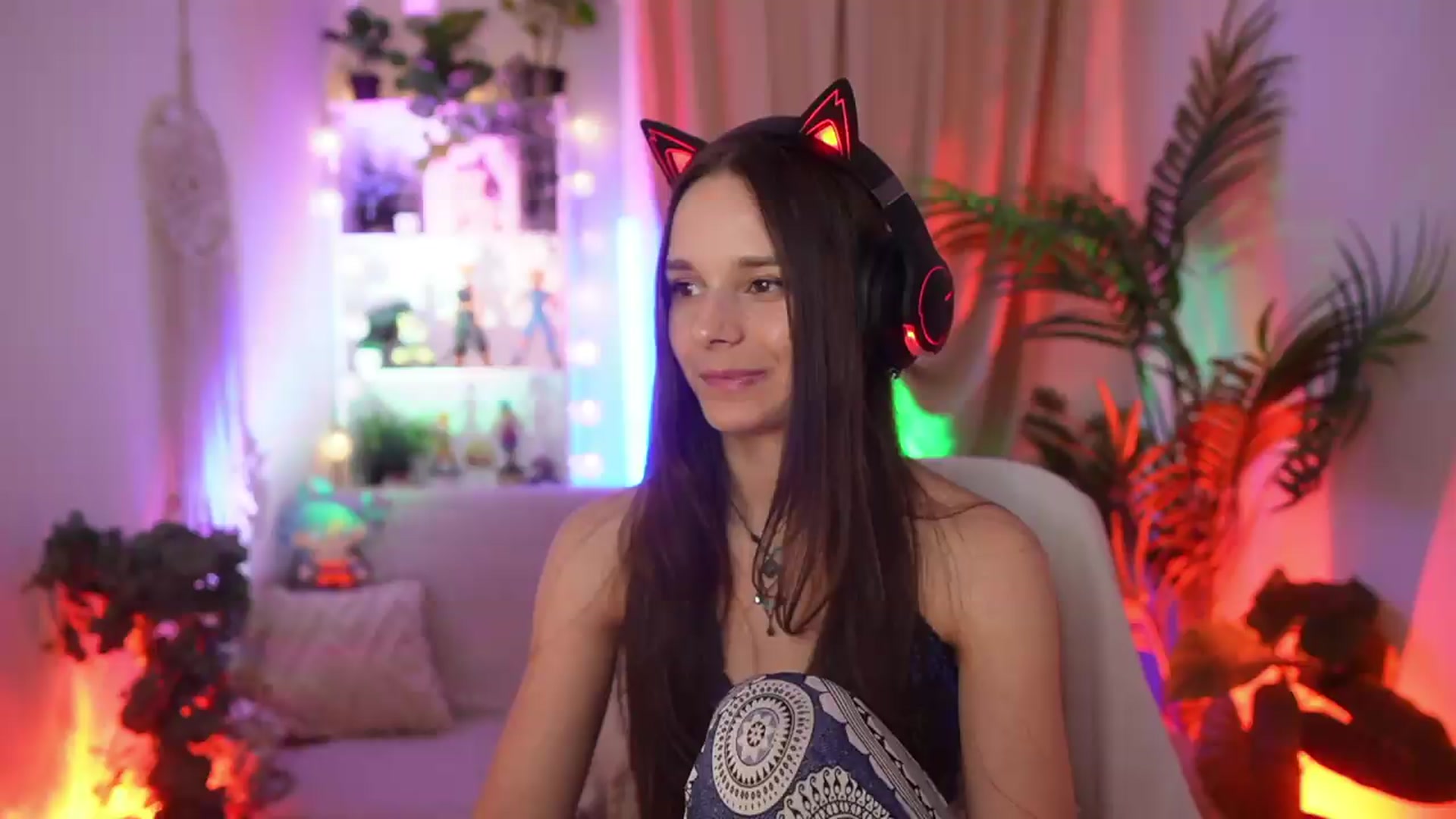 Gallery image thumbnail from Anna_Leah's myfreecams stream on, 07/28/2026, 20:36 image 9 of 20