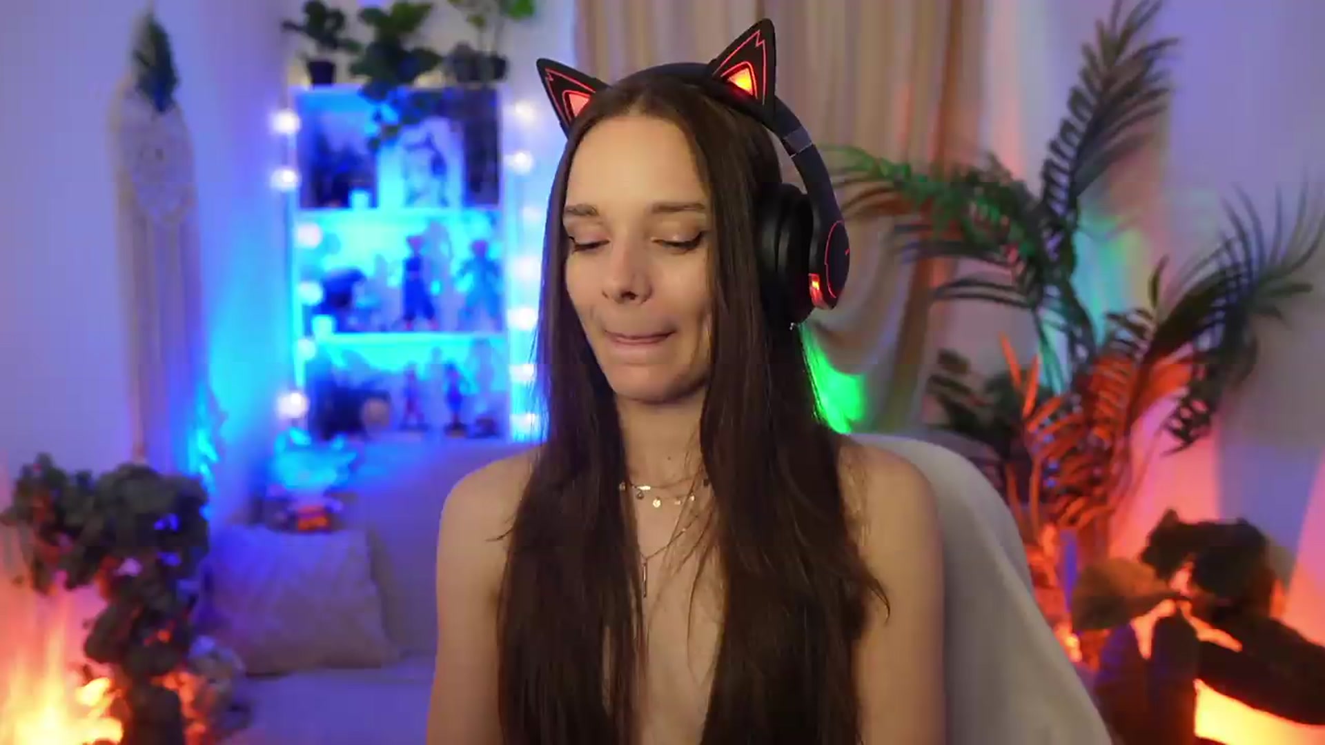 Gallery image thumbnail from Anna_Leah's myfreecams stream on, 07/30/2026, 17:19 image 18 of 20