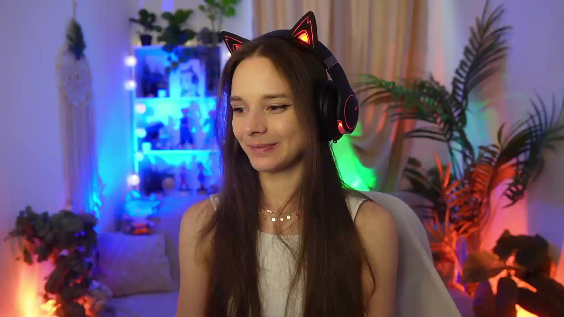Gallery image thumbnail from Anna_Leah's myfreecams stream on, 07/30/2026, 17:19 image 3 of 20
