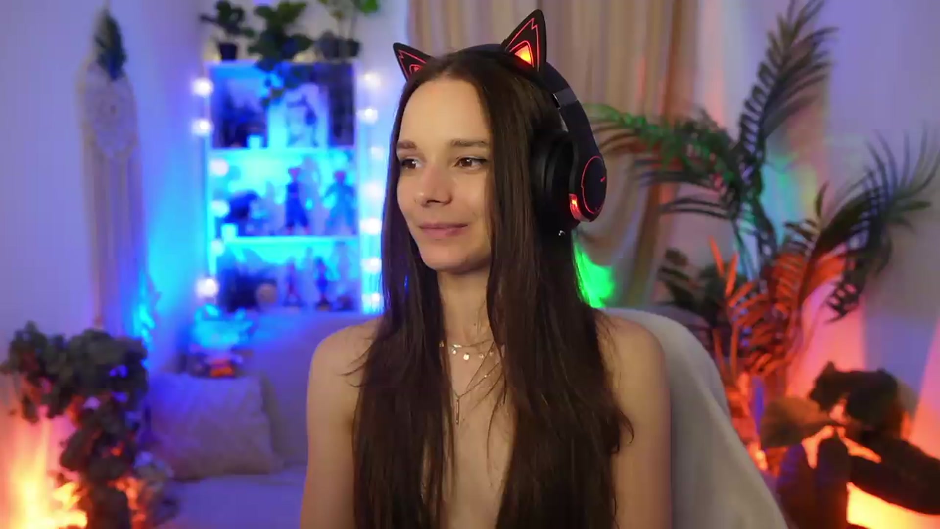 Gallery image thumbnail from Anna_Leah's myfreecams stream on, 07/30/2026, 17:19 image 17 of 20