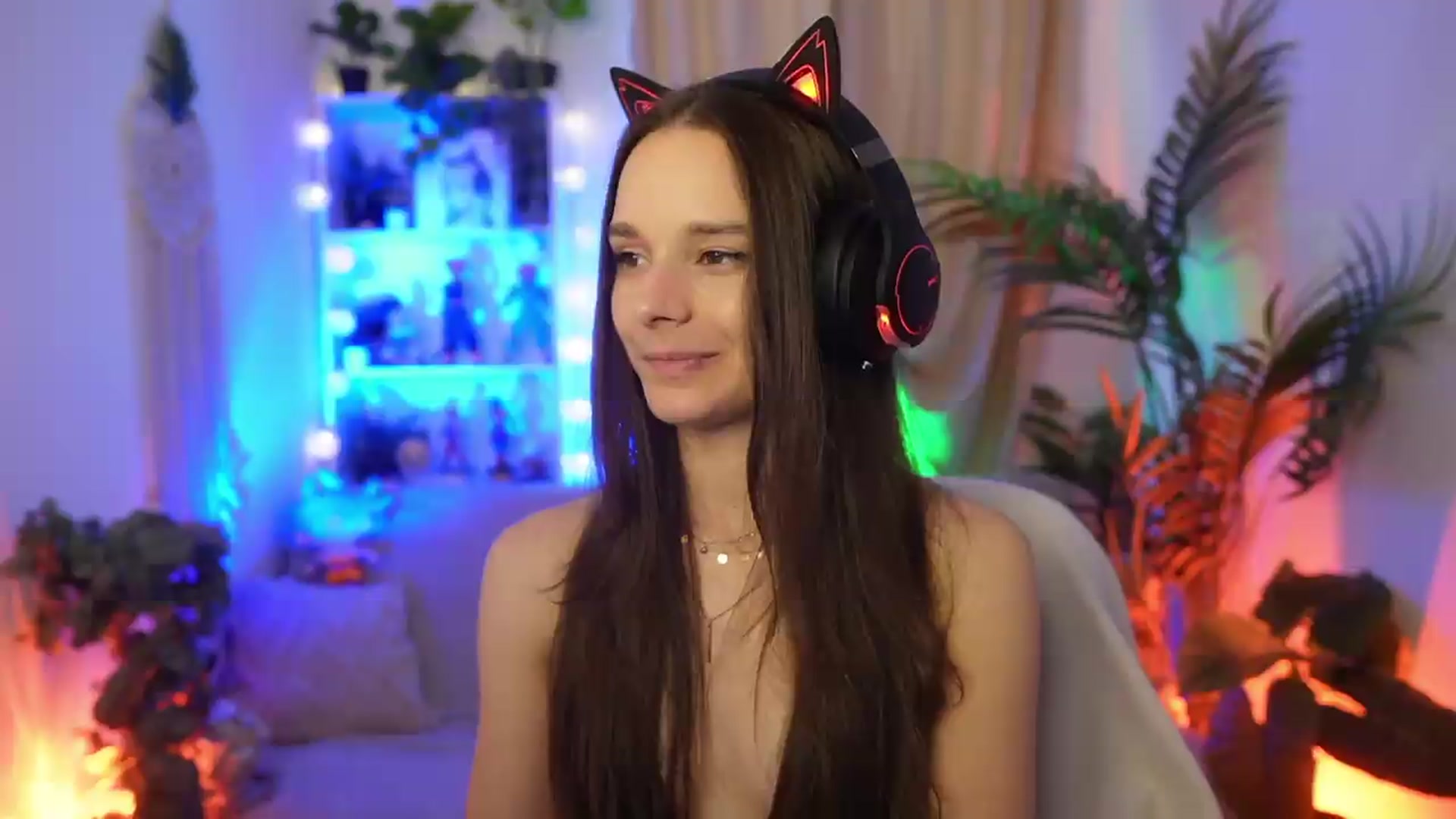 Gallery image thumbnail from Anna_Leah's myfreecams stream on, 07/30/2026, 17:19 image 19 of 20