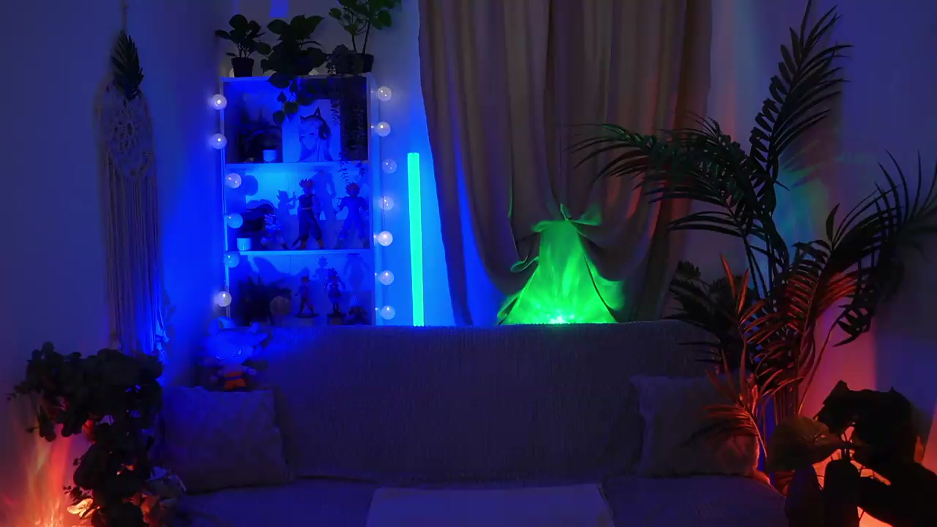 Gallery image thumbnail from Anna_Leah's myfreecams stream on, 07/30/2026, 17:19 image 9 of 20