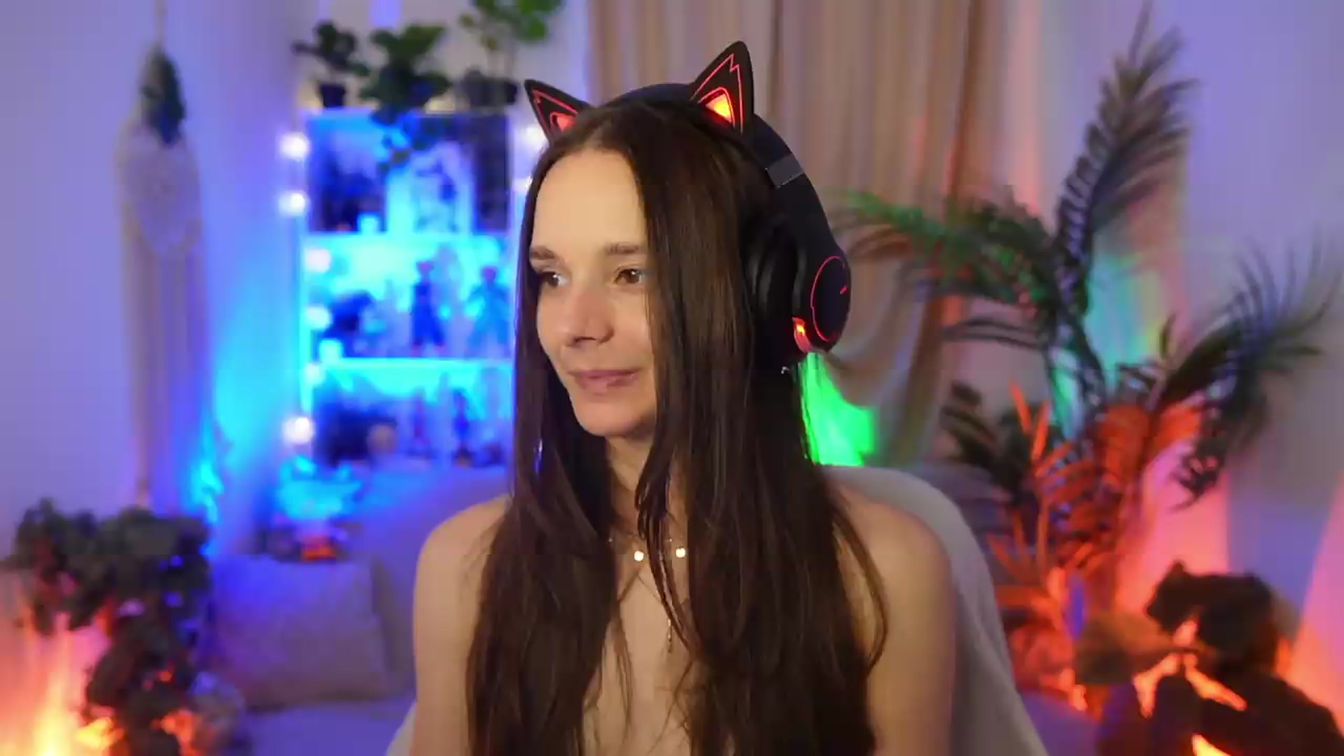 Gallery image thumbnail from Anna_Leah's myfreecams stream on, 07/30/2026, 17:58 image 5 of 20
