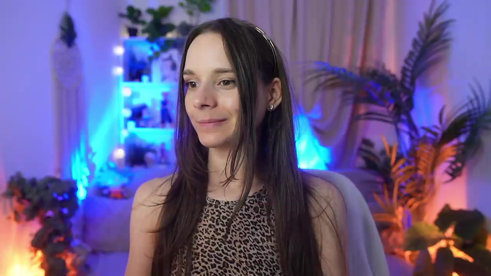 Gallery image thumbnail from Anna_Leah's myfreecams stream on, 08/04/2026, 21:49 image 7 of 20